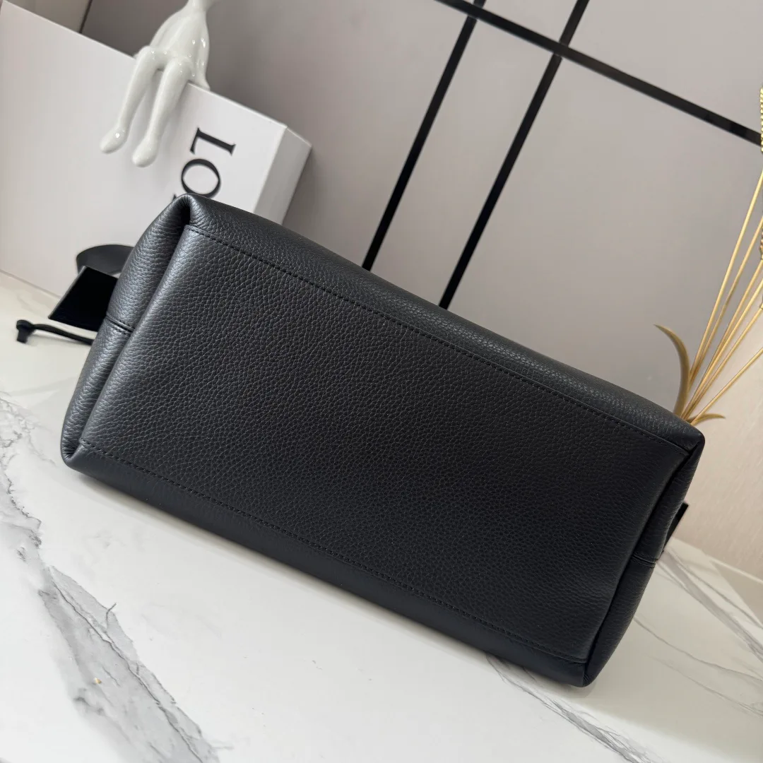 Women's Classic Handbags LOEWE 17502843
