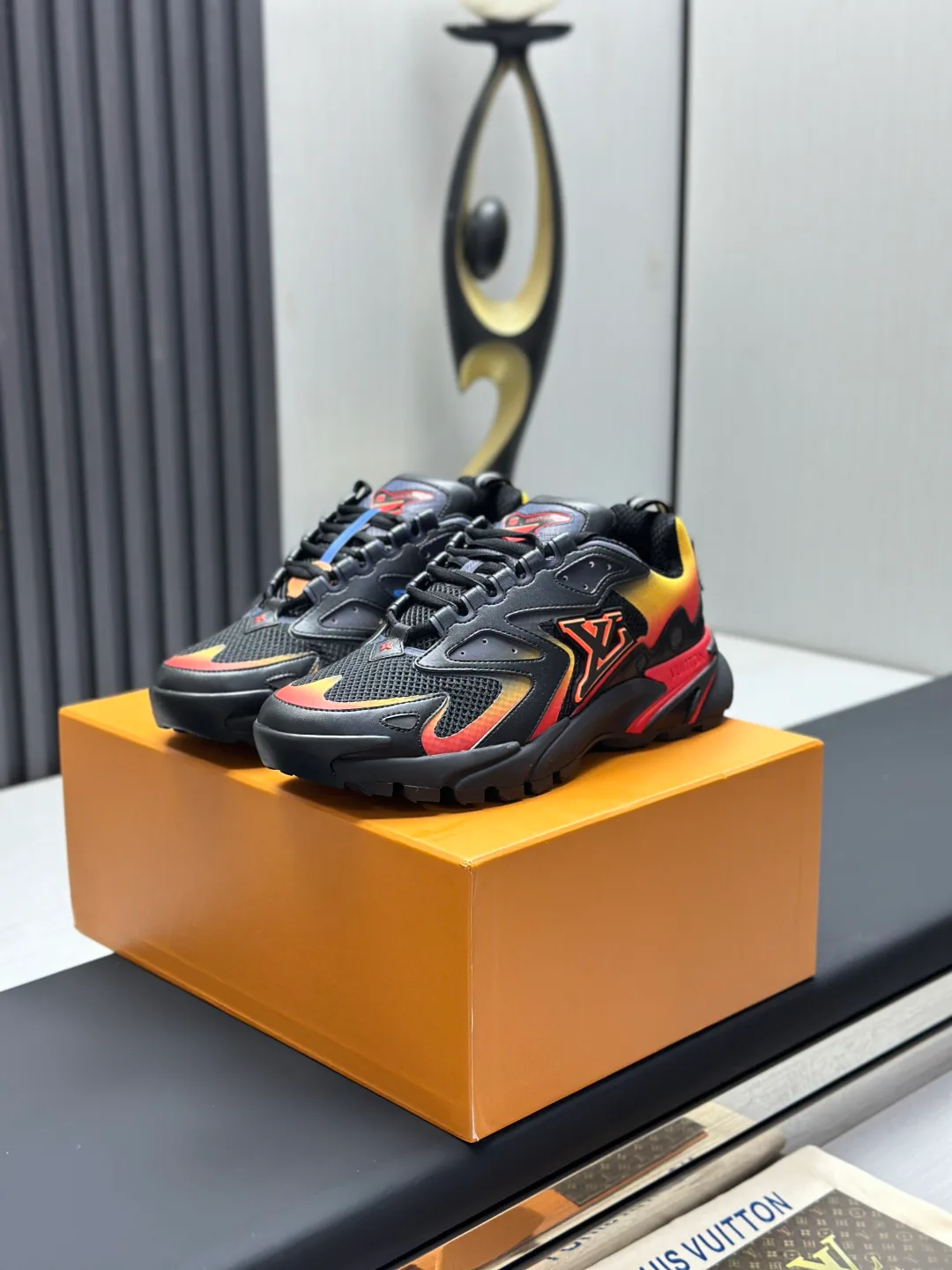 Men's Sneakers LOUIS VUITTON 18211987