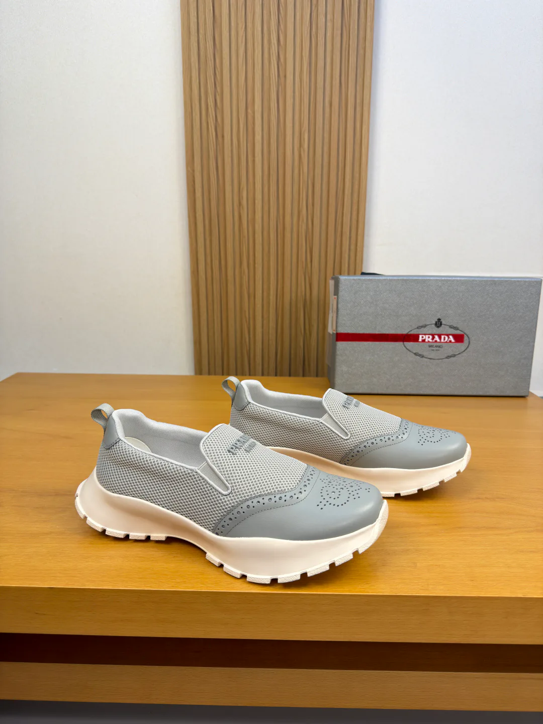 Men's Sneakers PRADA 17368533