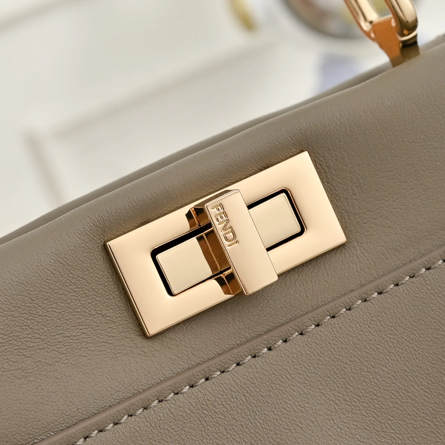 Классические Сумки Женские Fendi 18676187