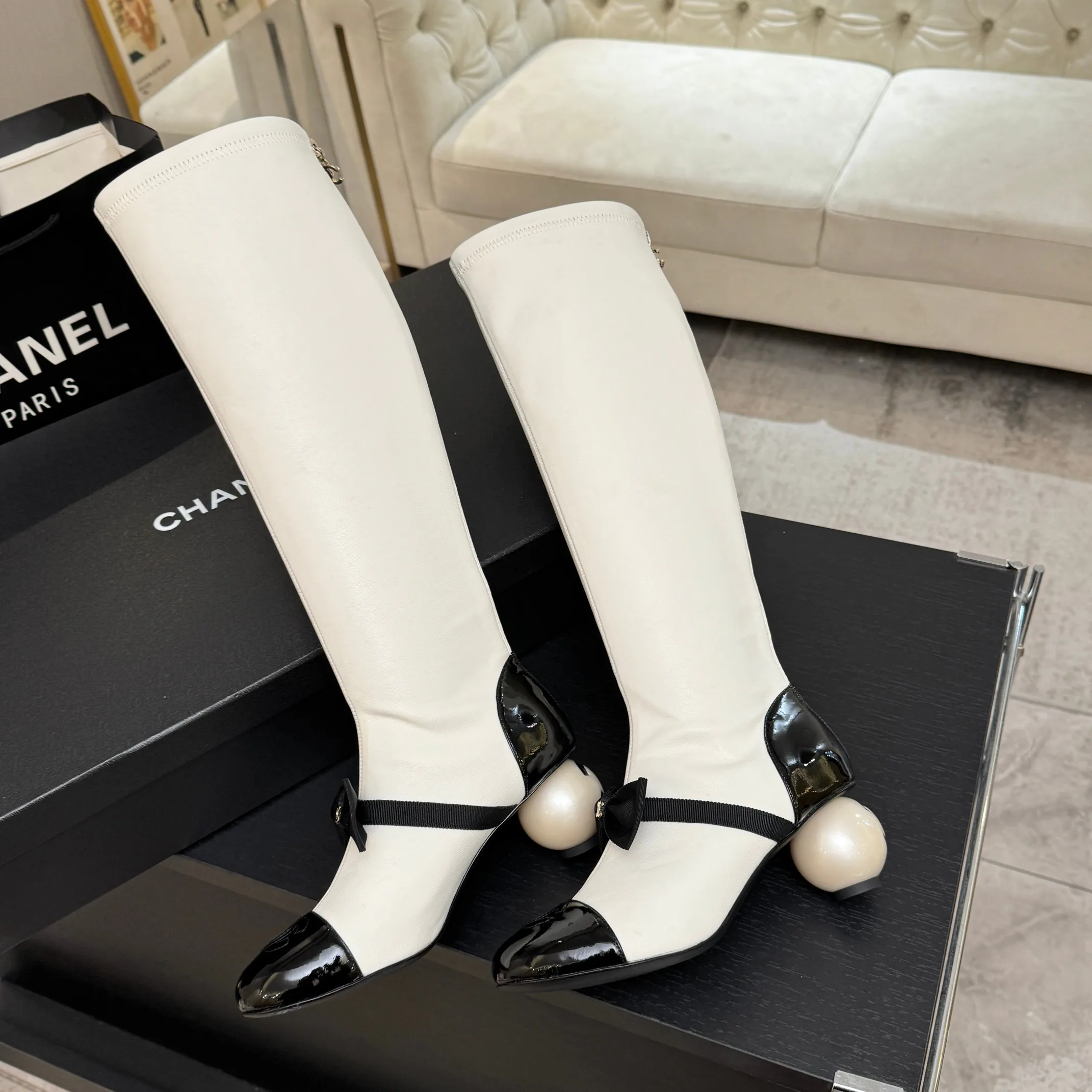 Women's Boots CHANEL 18063048