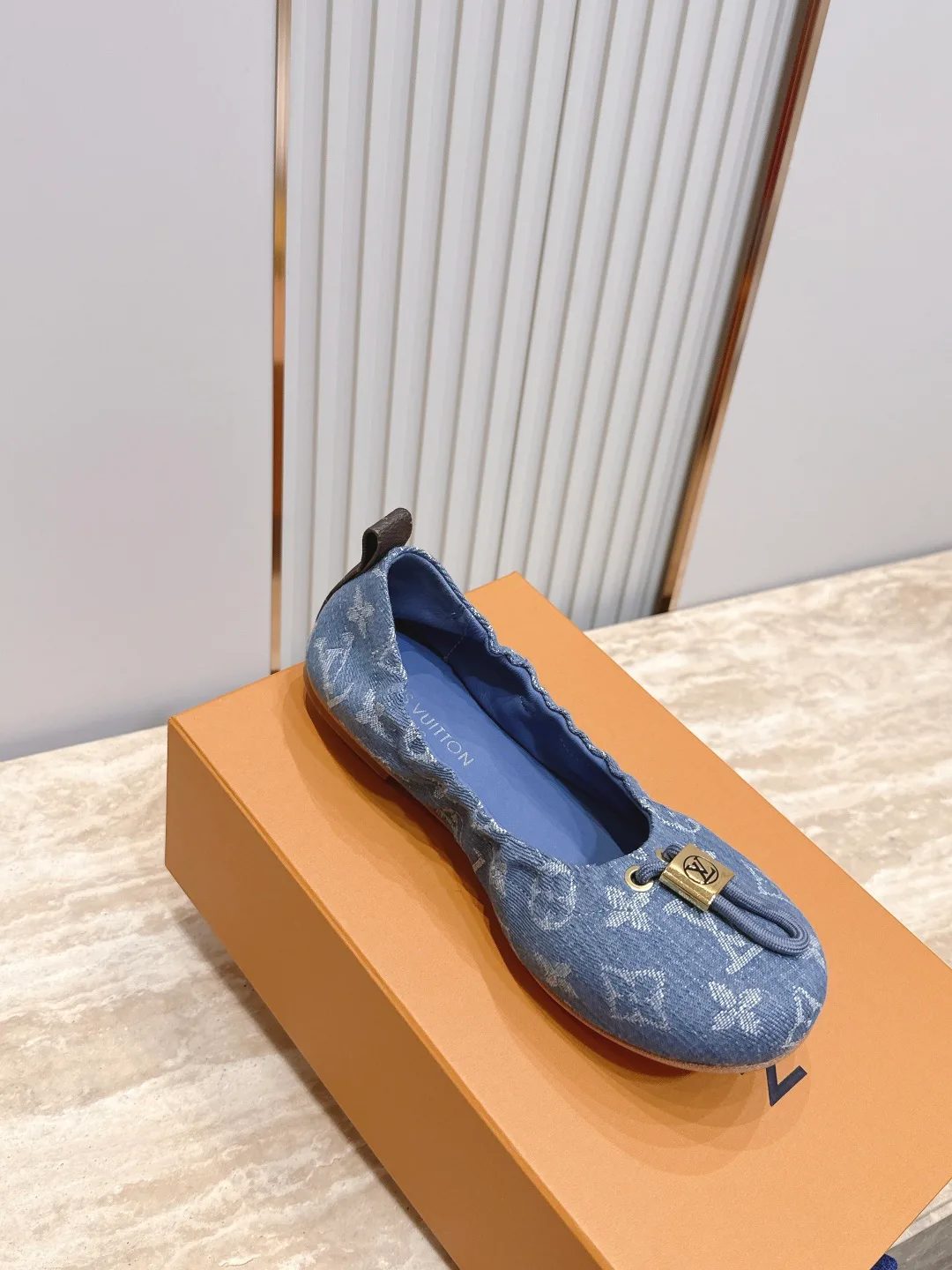 Women's Ballet Flats LOUIS VUITTON 17178356