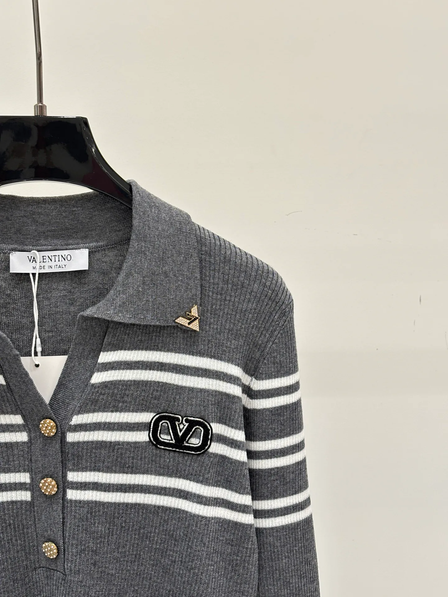 Women's Jumpers And Sweaters VALENTINO 18032617