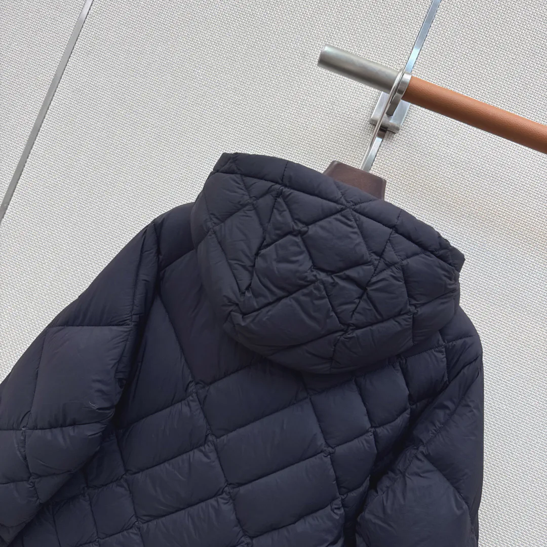 Women's Jackets And Down Jackets BURBERRY 18108277