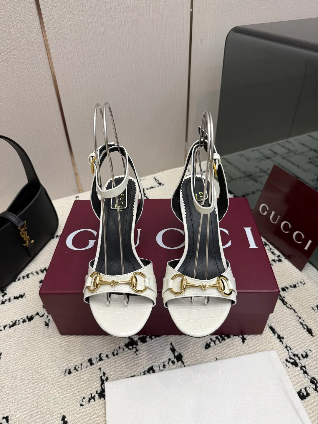 Women's Open-Toe Sandals GUCCI 18049070