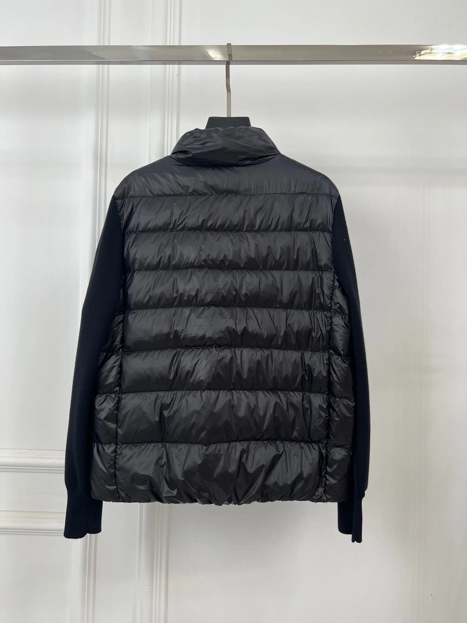 Women's Jackets And Down Jackets MONCLER 18415626