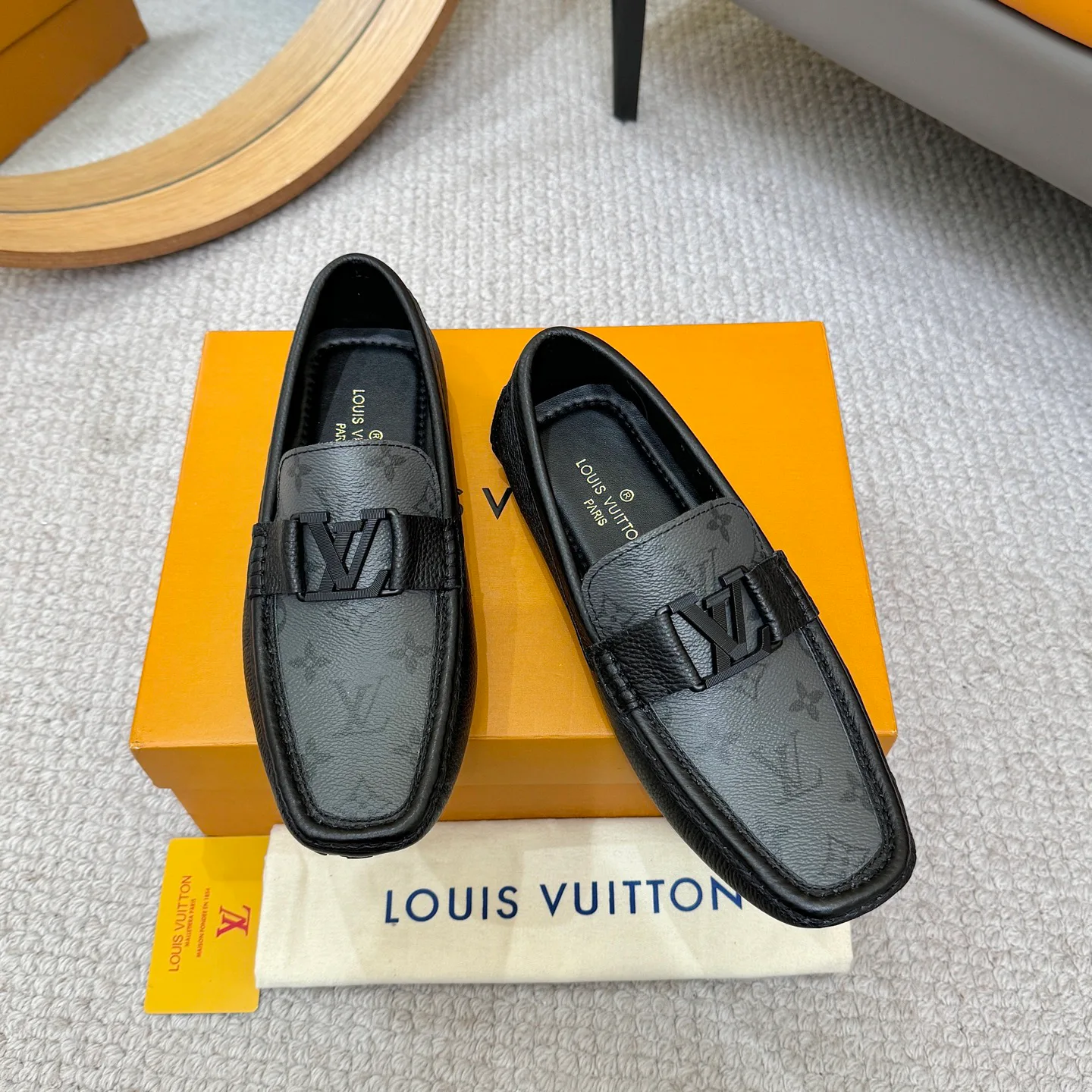 Men's Loafers And Dress Shoes LOUIS VUITTON 17514743