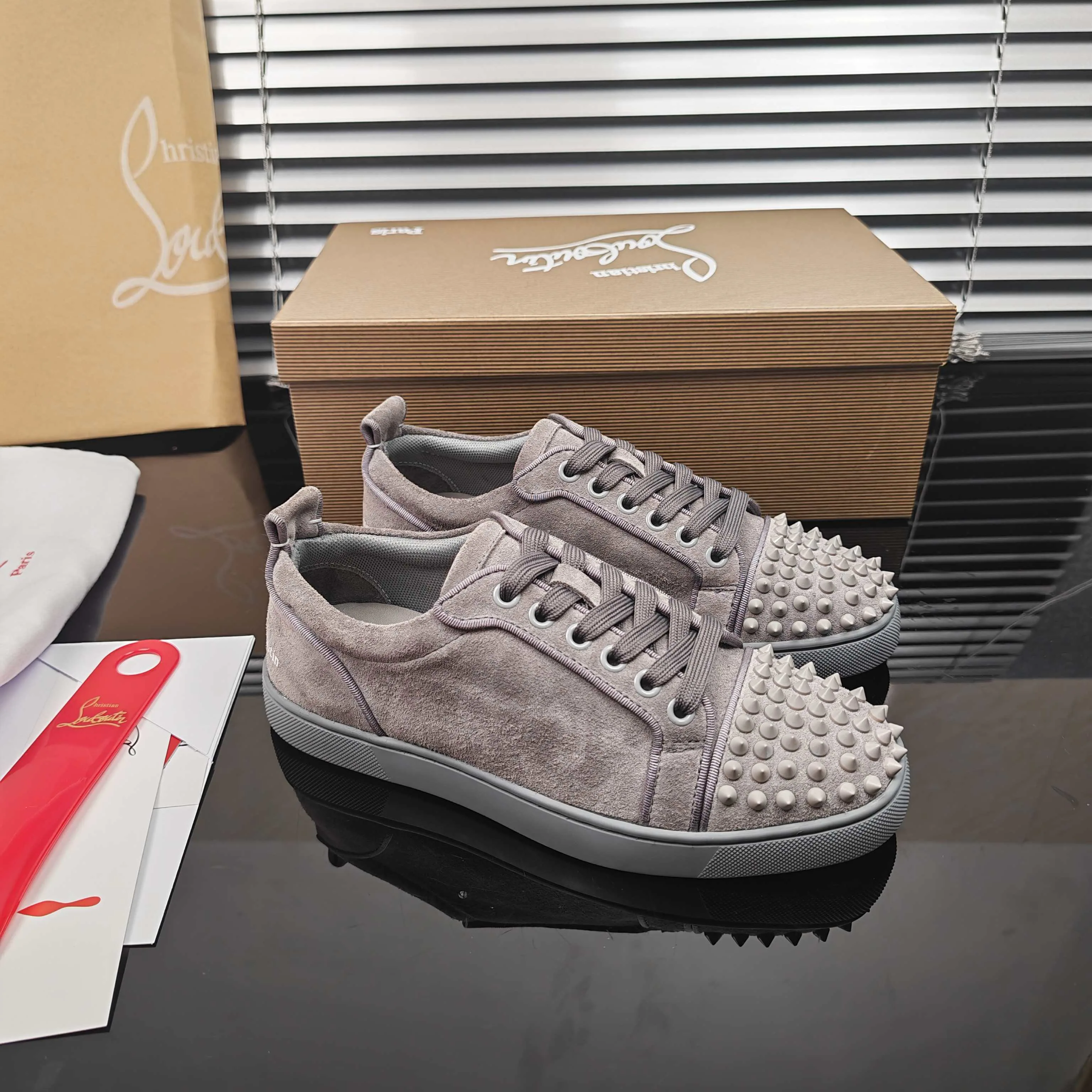 Women's Sneakers CHRISTIAN LOUBOUTIN 18039696