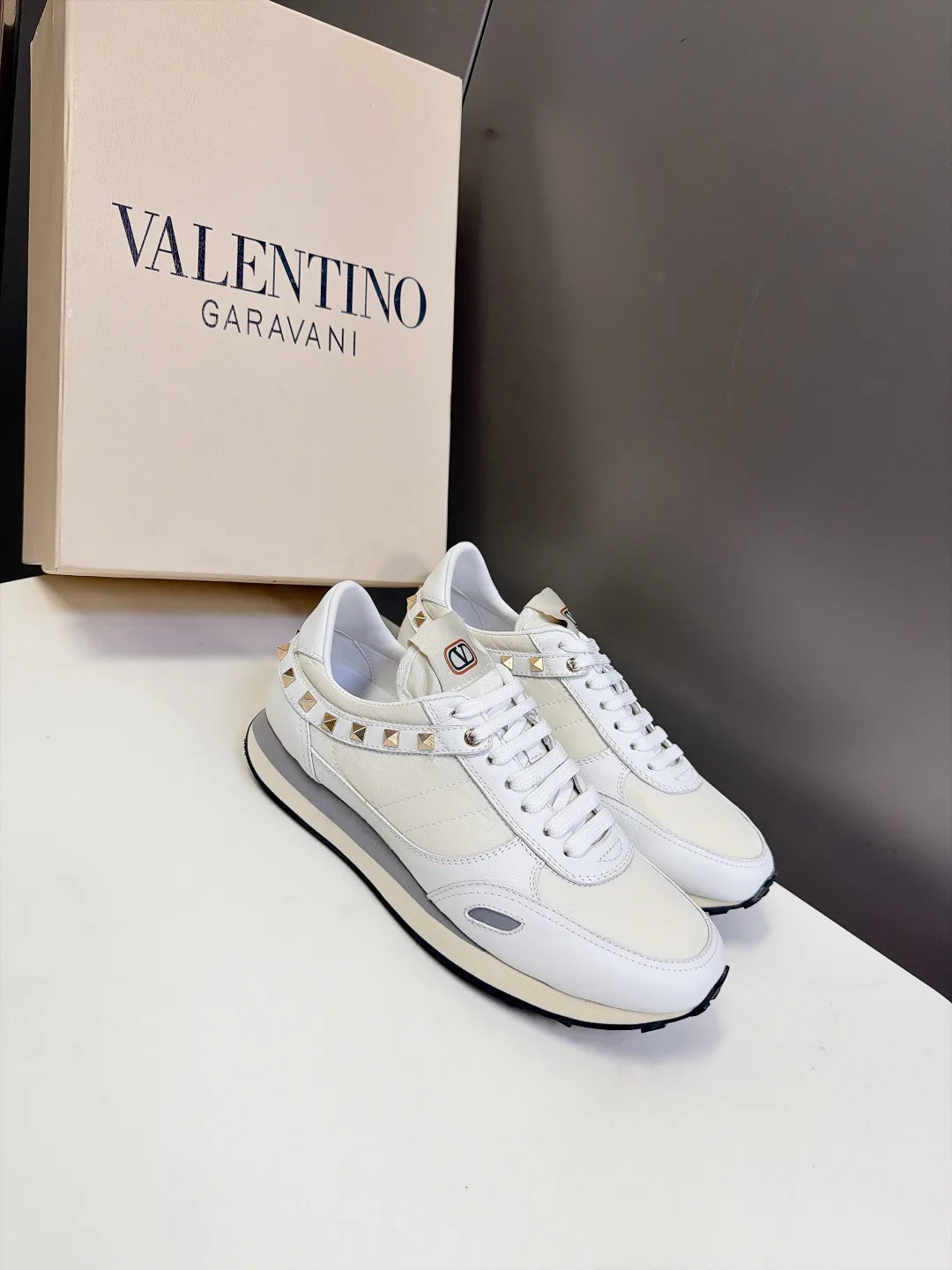 Women's Sneakers VALENTINO 17887671