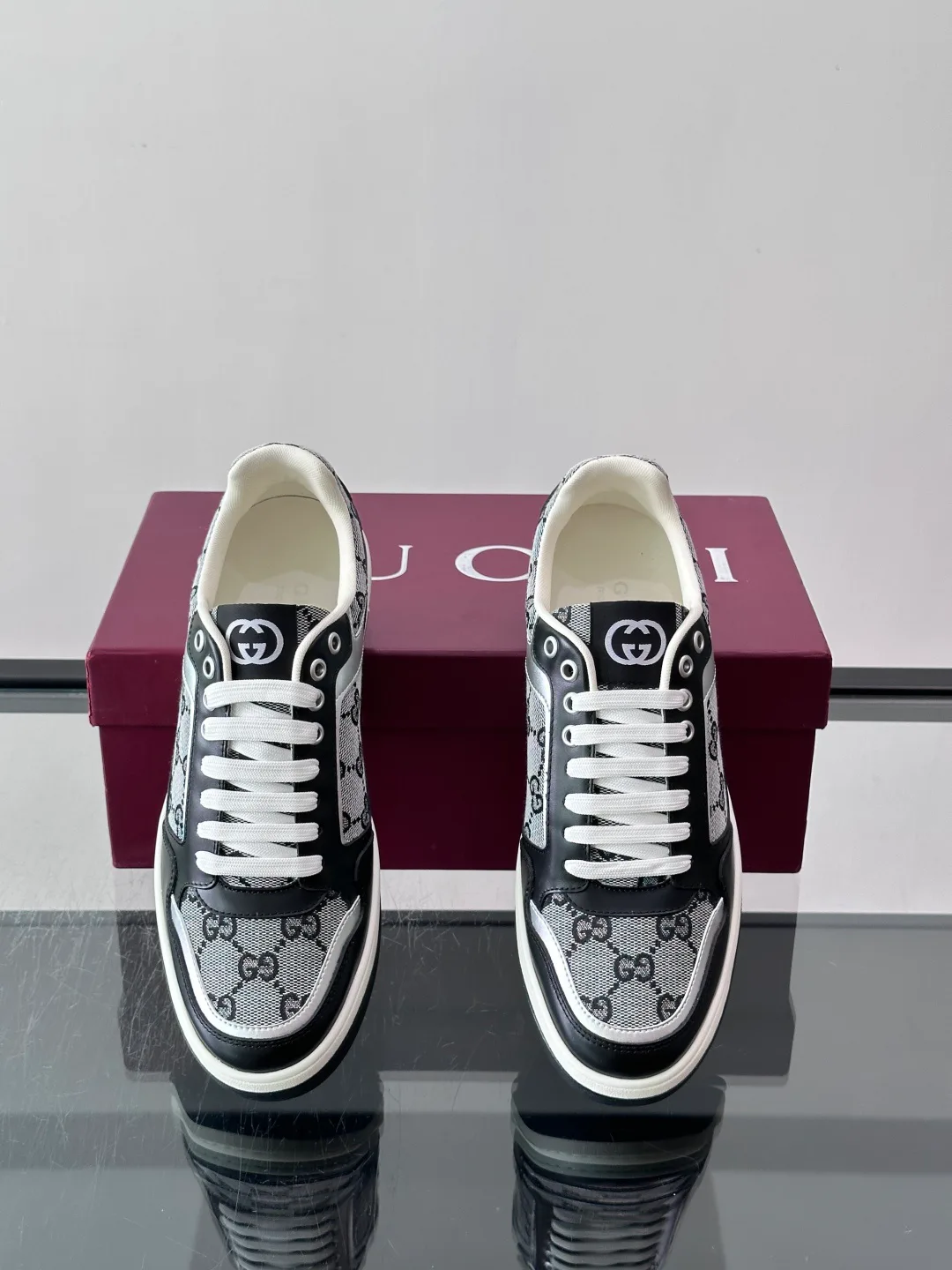 Women's Sneakers GUCCI 18102695