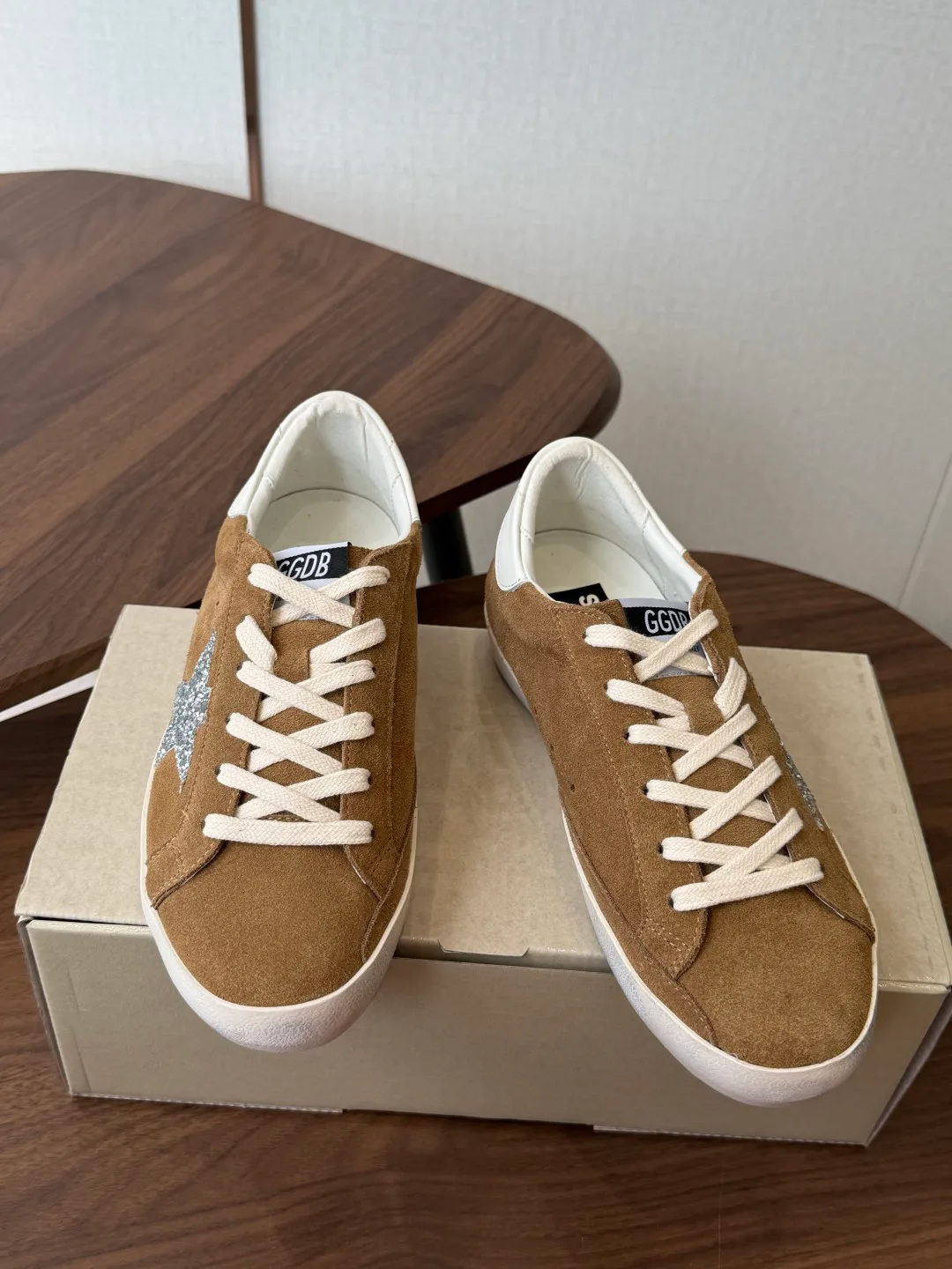 Women's Sneakers GOLDEN GOOSE 18146572