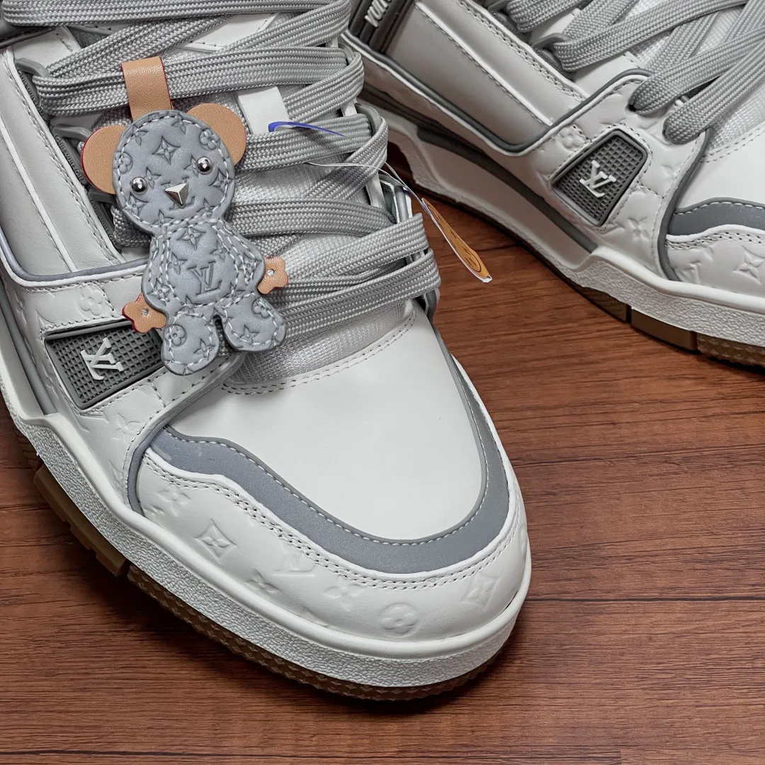 Men's Sneakers LOUIS VUITTON 17808530
