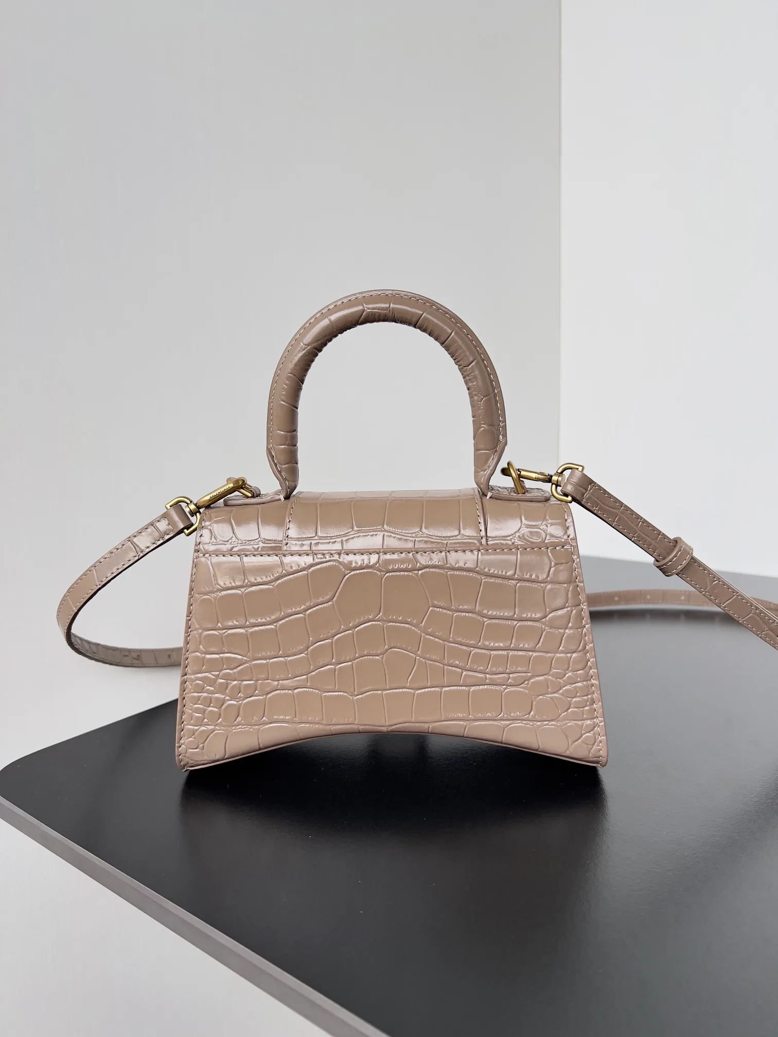 Классические Сумки Женские Balenciaga 18619527