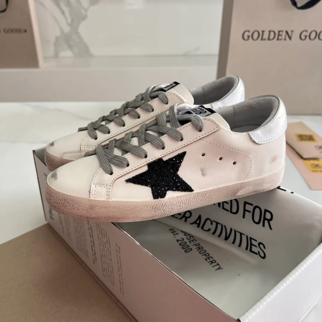 Women's Sneakers GOLDEN GOOSE 16995645
