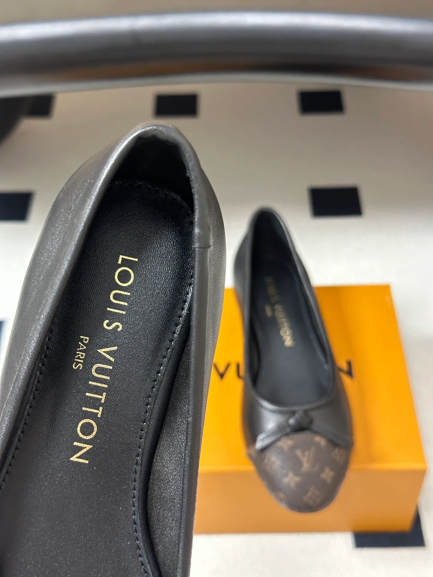 Women's Ballet Flats LOUIS VUITTON 18049403