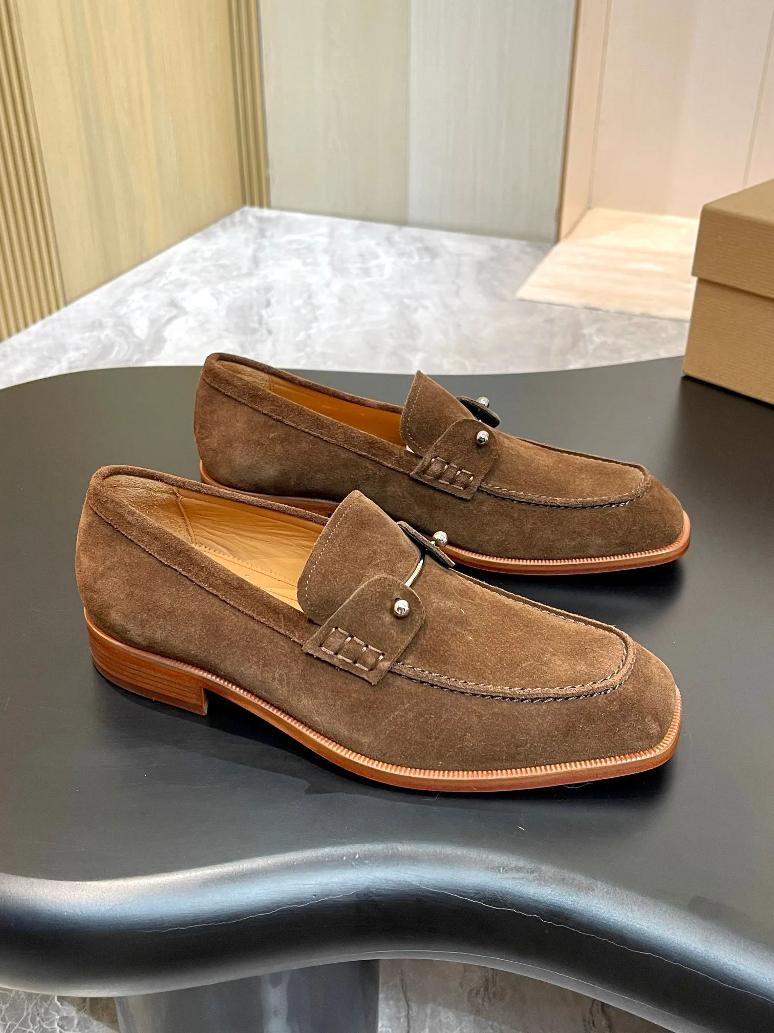Men's Loafers And Dress Shoes CHRISTIAN LOUBOUTIN 18119144