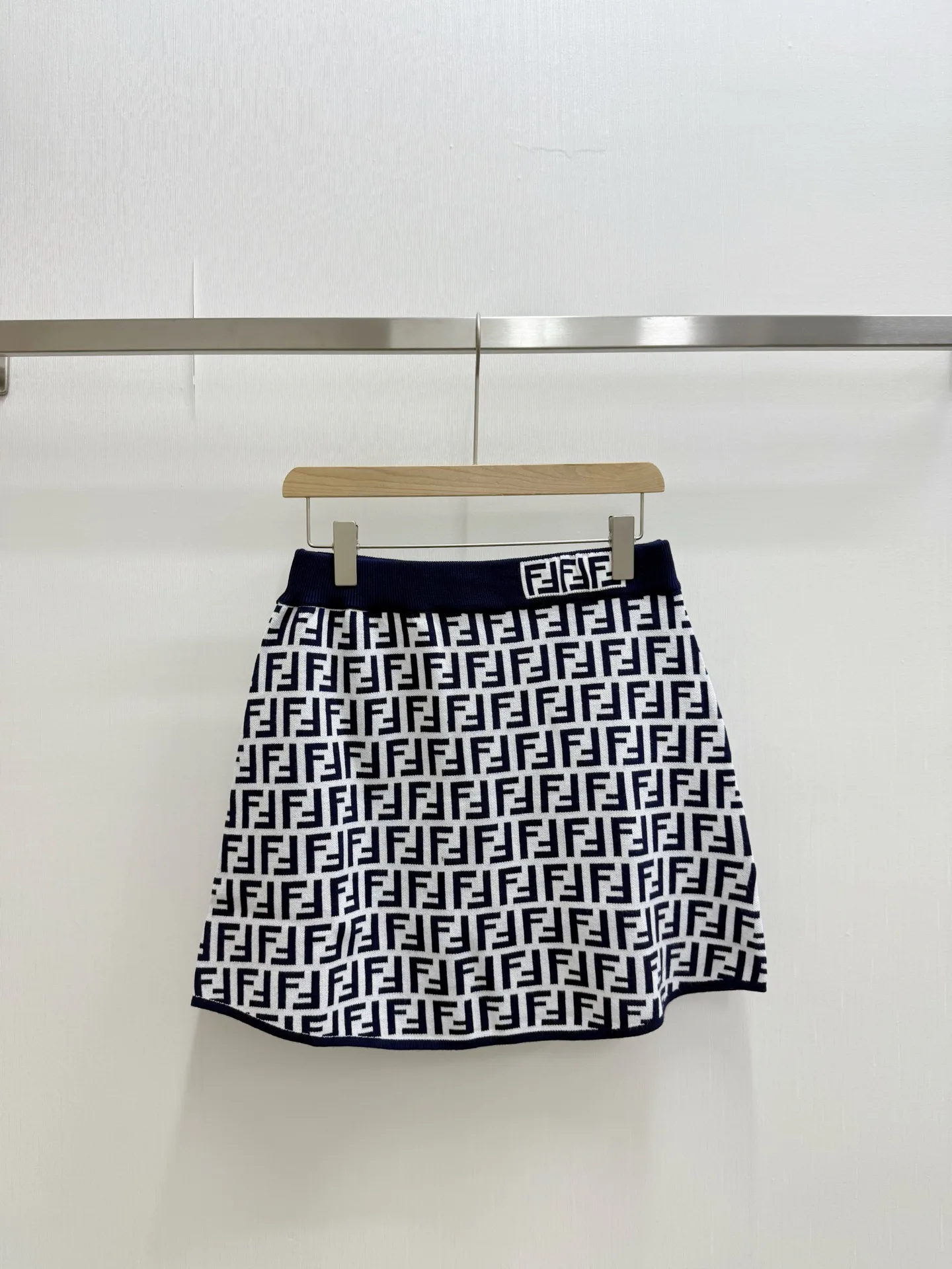 Women's Skirts FENDI 17285192