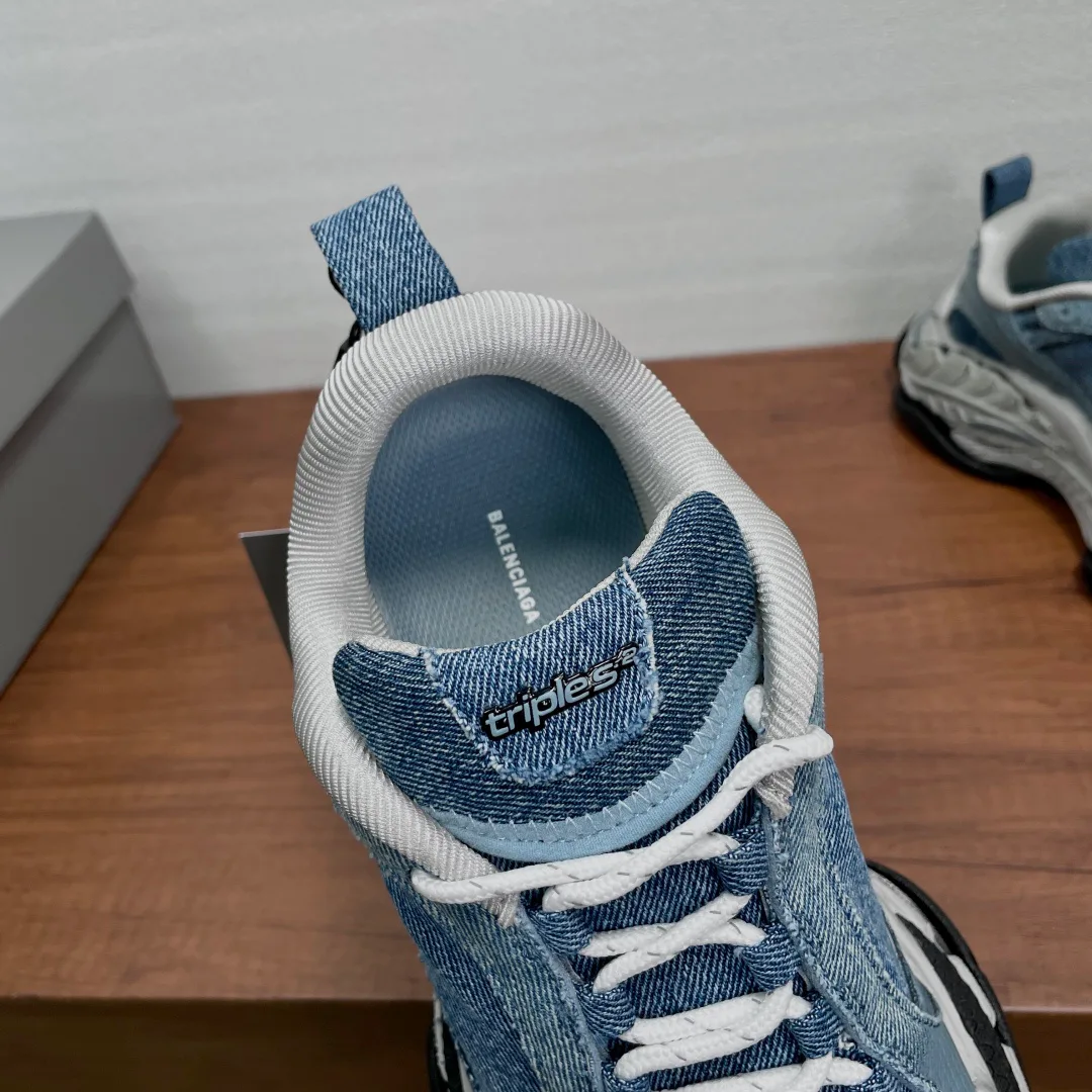 Women's Sneakers BALENCIAGA 18000624