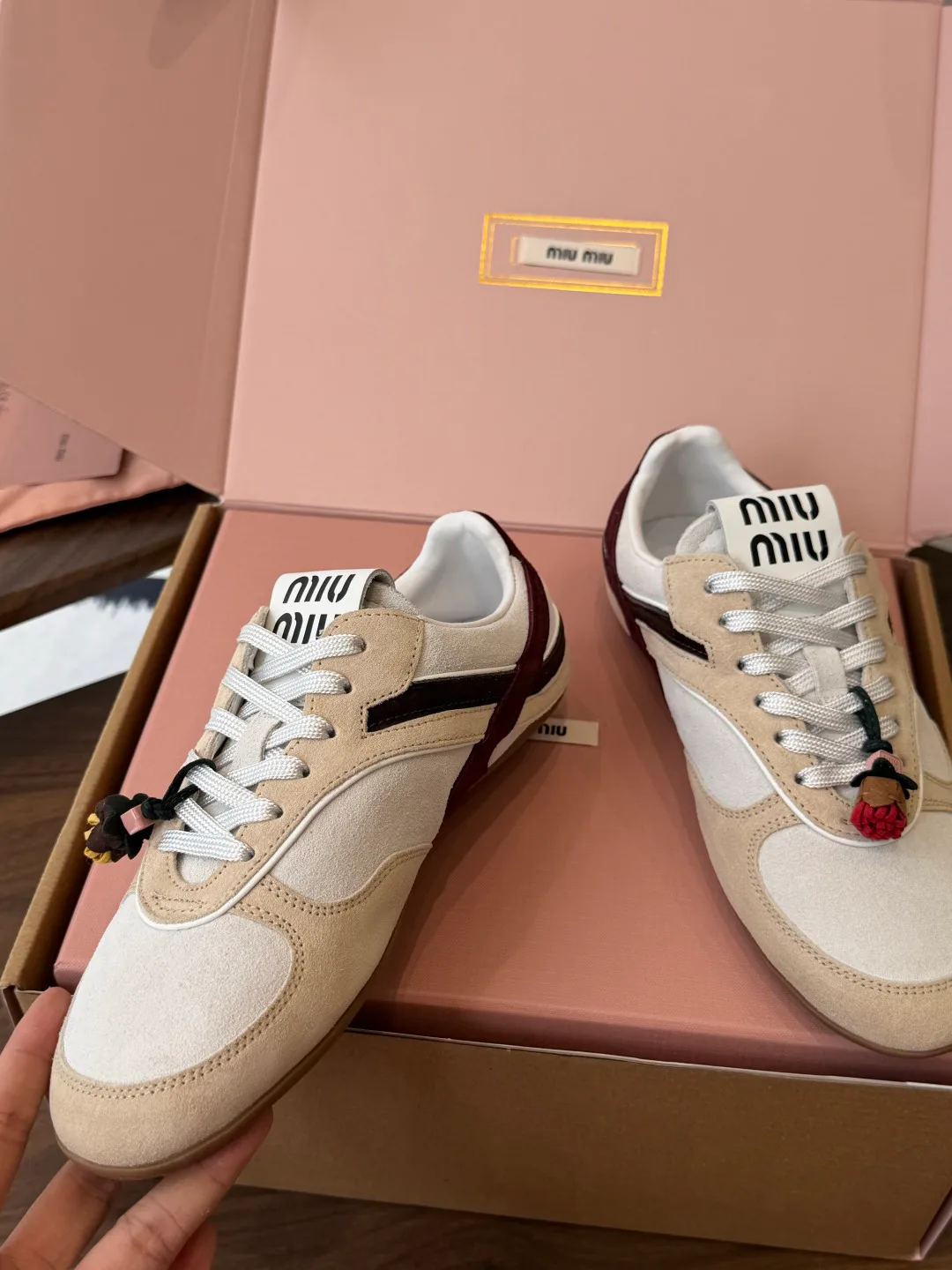 Кроссовки Женские Miu Miu 18627579