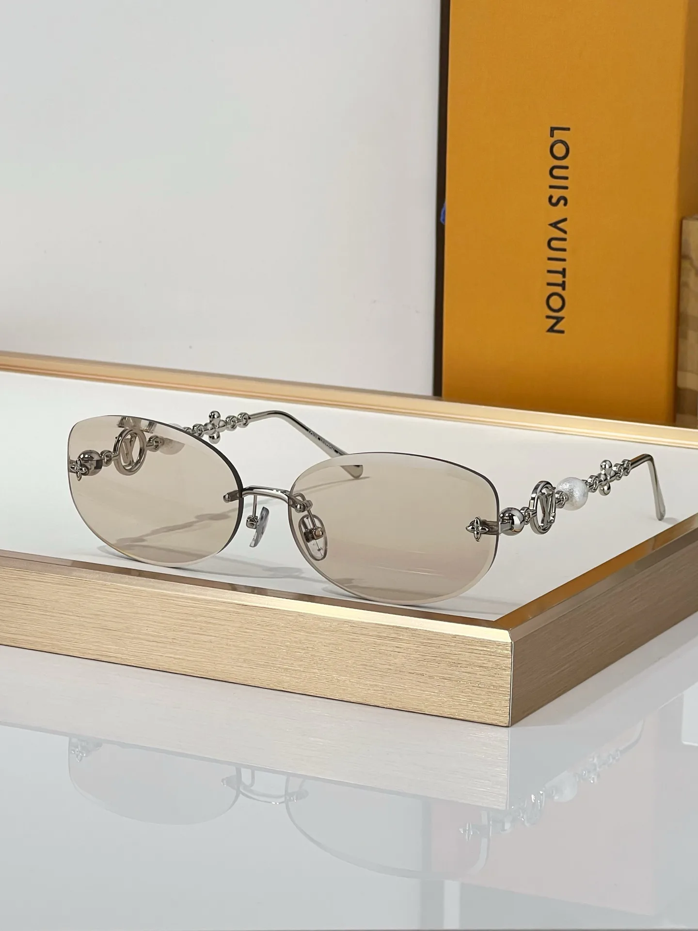 Glasses LOUIS VUITTON 17708551