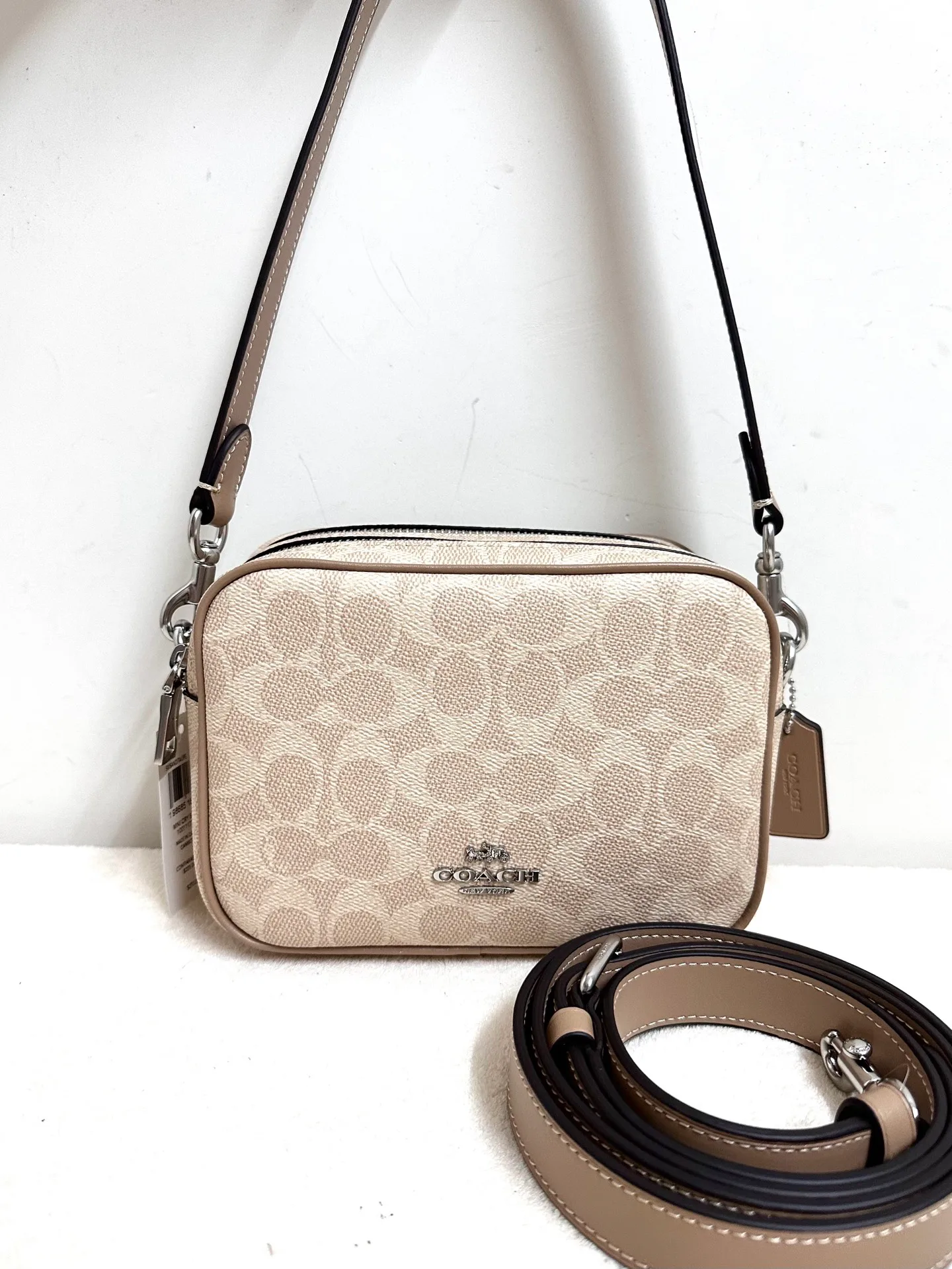 Women's Classic Handbags COACH 17960967