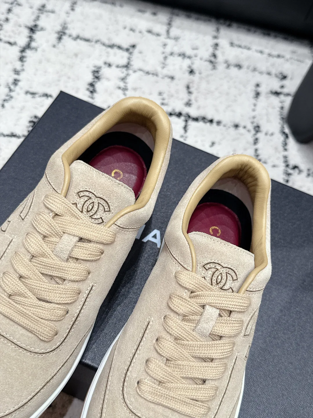 Women's Sneakers CHANEL 18125108