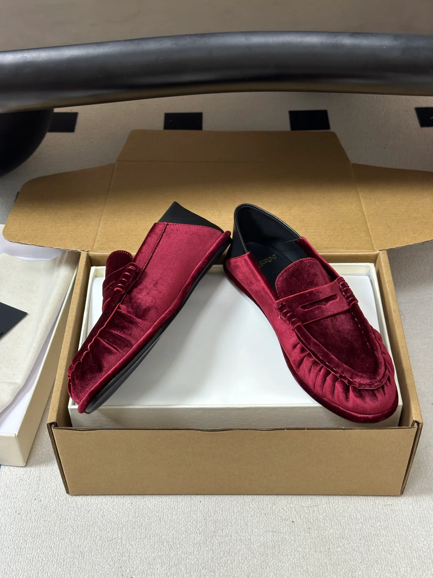 Women's Loafers And Moccasins SAINT LAURENT 18049139