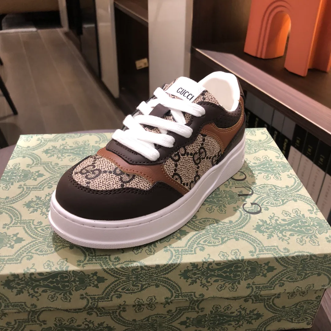 Women's Sneakers GUCCI 18445136