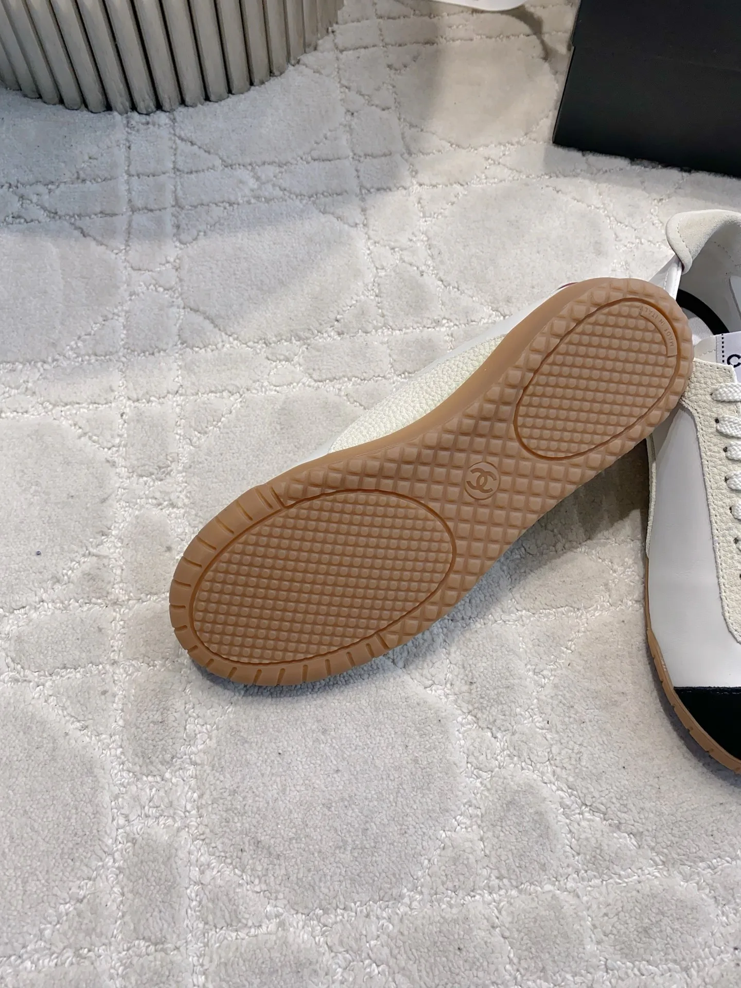 Women's Sneakers CHANEL 17936574