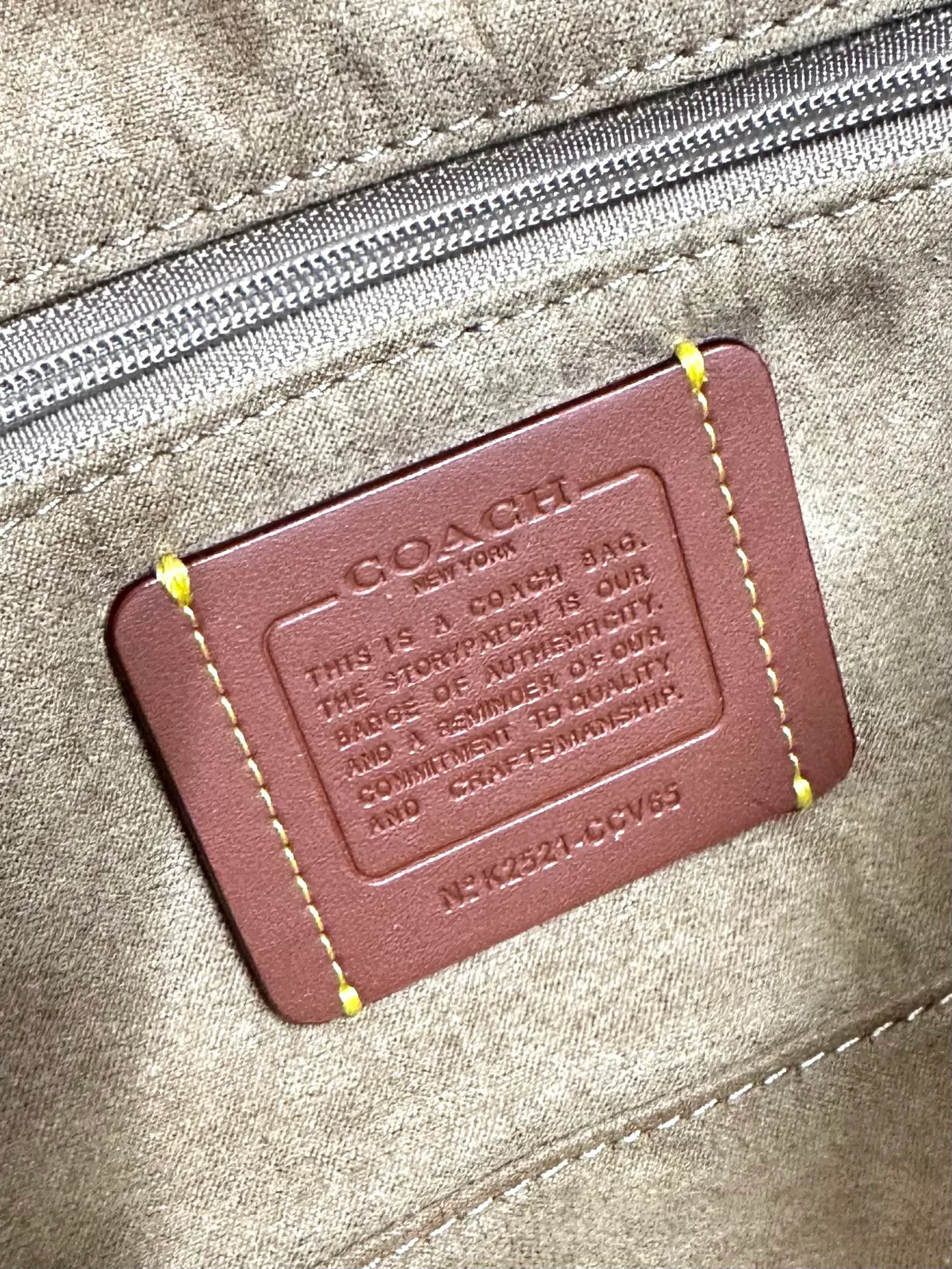 Women's Classic Handbags COACH 17960973