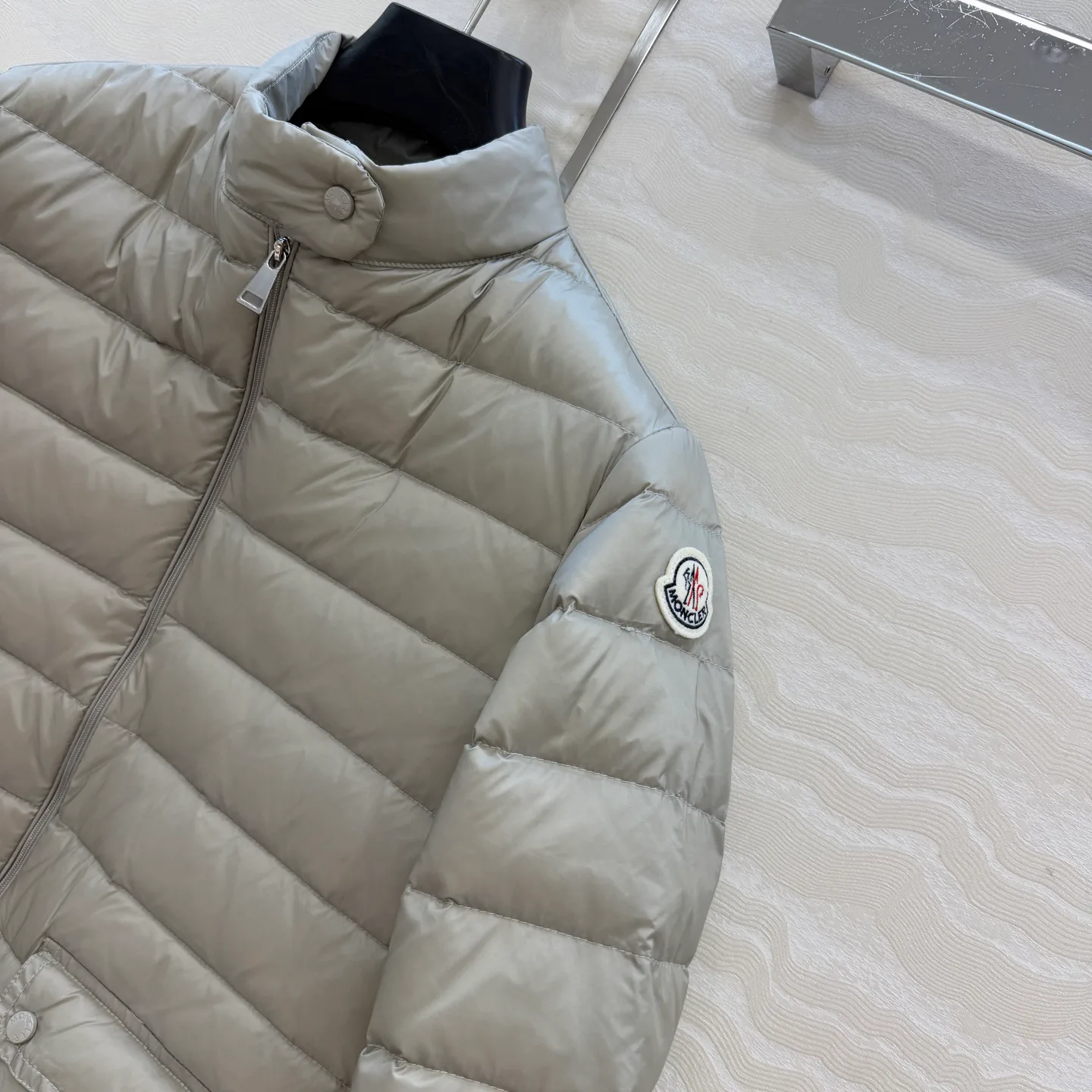 Women's Jackets And Down Jackets MONCLER 18402509