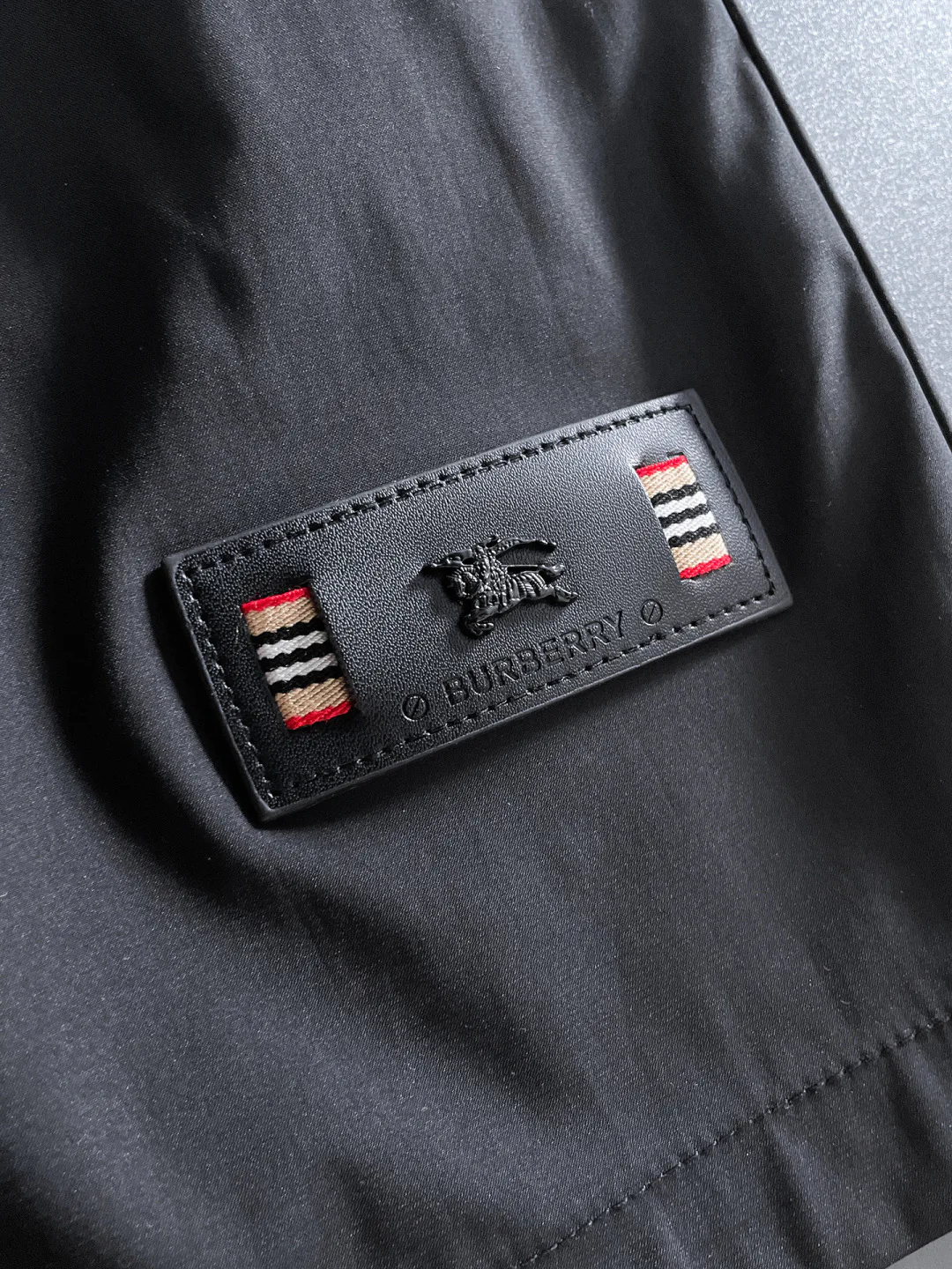 Men's Shorts BURBERRY 18000497