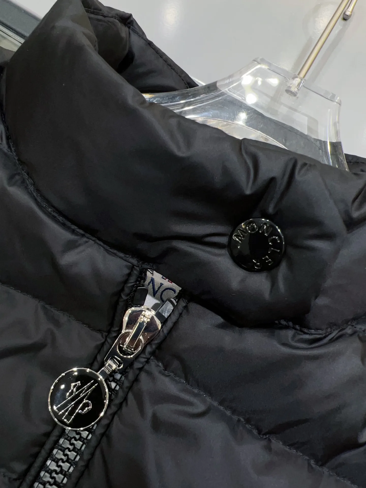 Women's Vests MONCLER 18368441