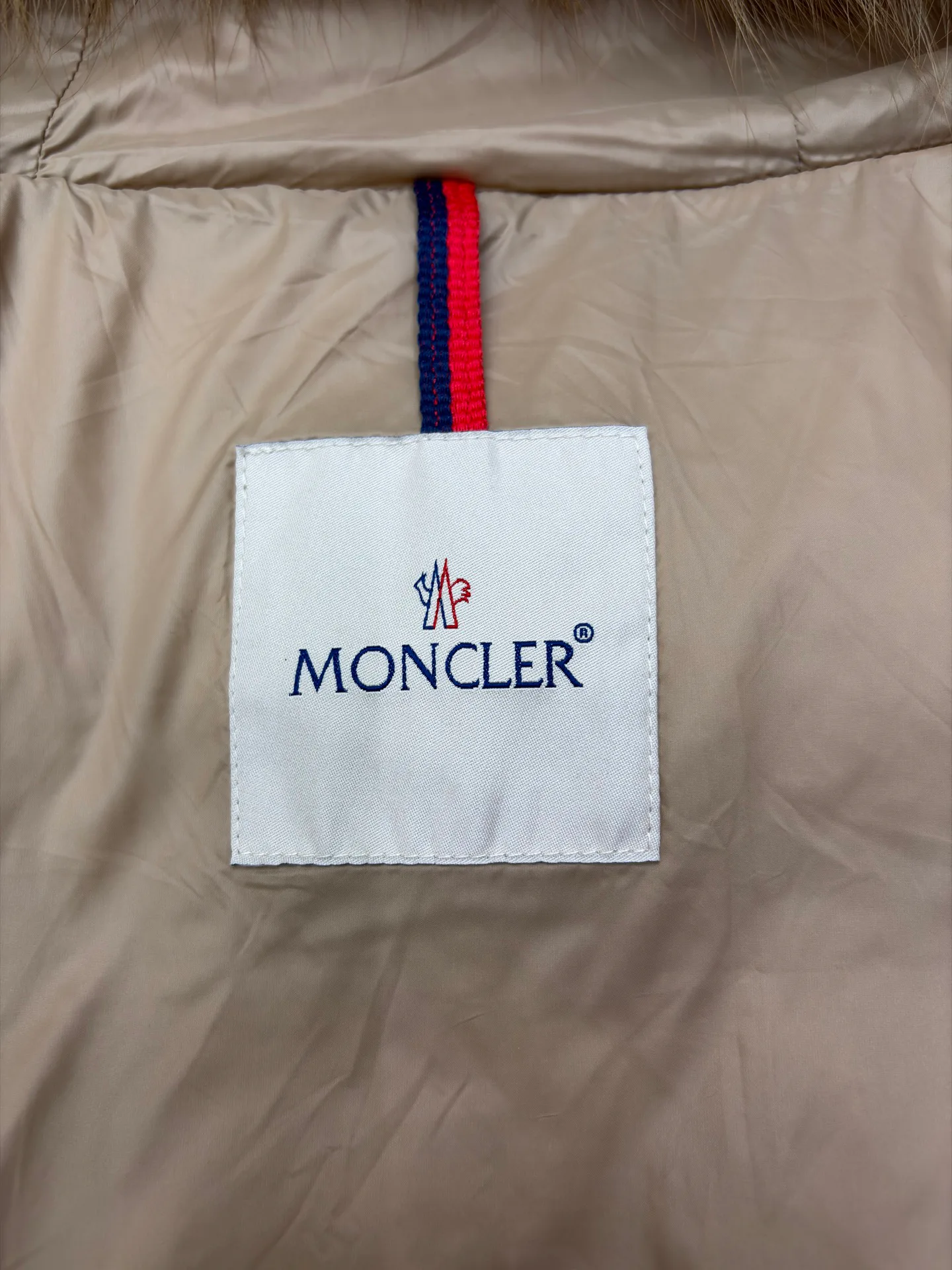 Women's Jackets And Down Jackets MONCLER 17801592