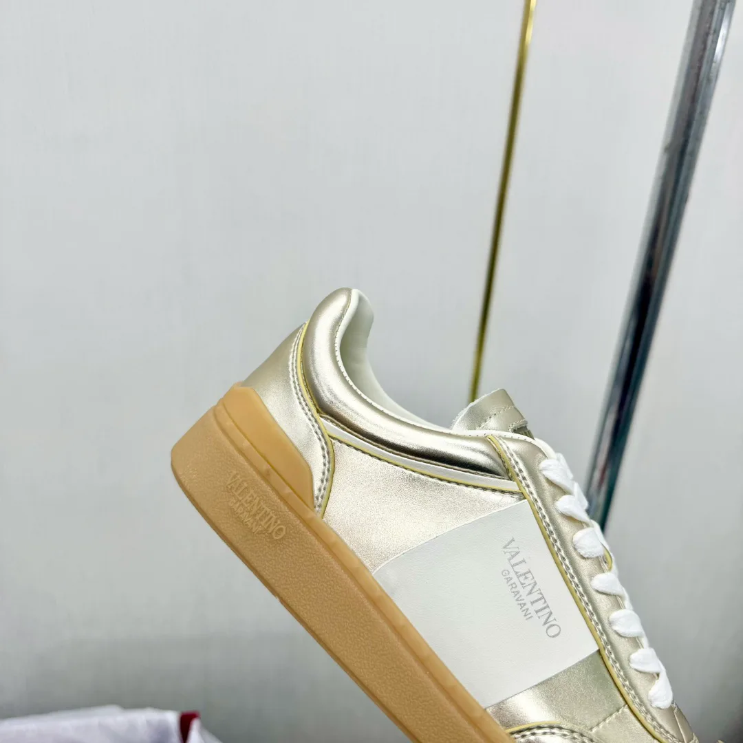 Women's Sneakers VALENTINO 17955030
