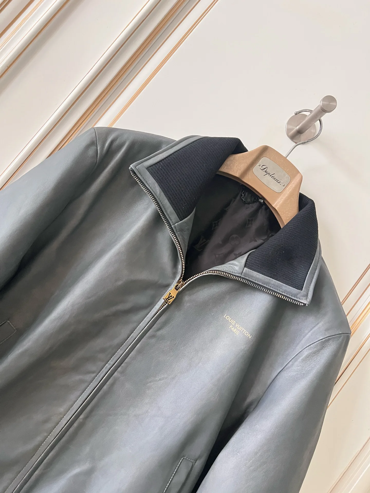 Women's Leather Jackets And Sheepskin Coats LOUIS VUITTON 18409012