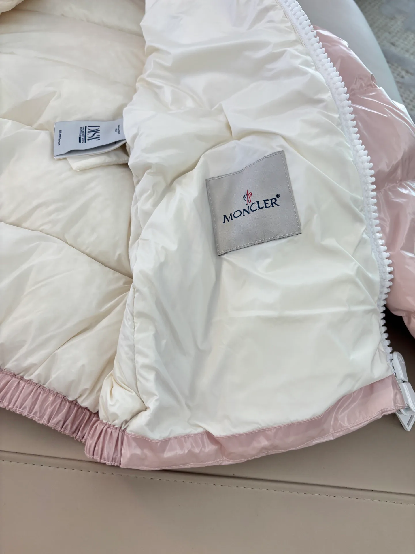Women's Jackets And Down Jackets MONCLER 18468705