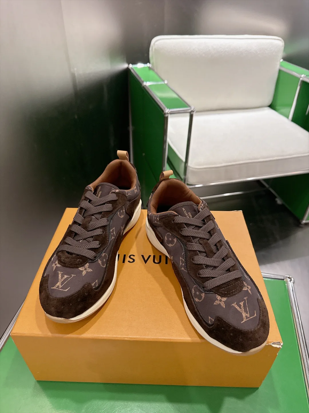 Men's Sneakers LOUIS VUITTON 18011733