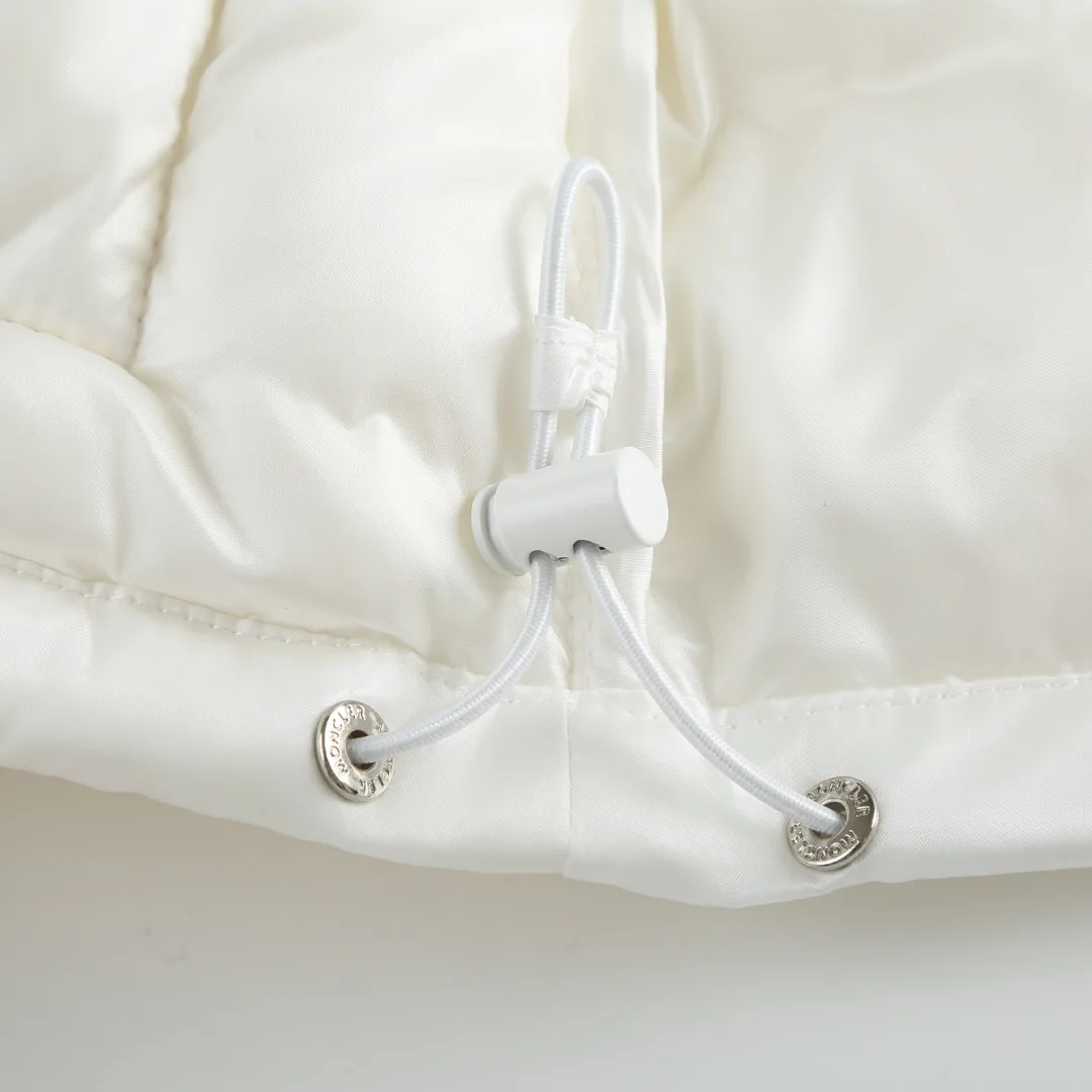 Women's Jackets And Down Jackets MONCLER 18022455