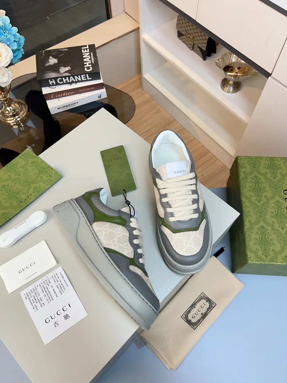Women's Sneakers GUCCI 18369630