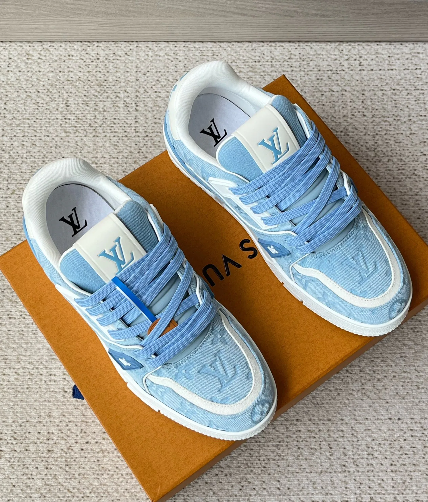 Women's Sneakers LOUIS VUITTON 17972118