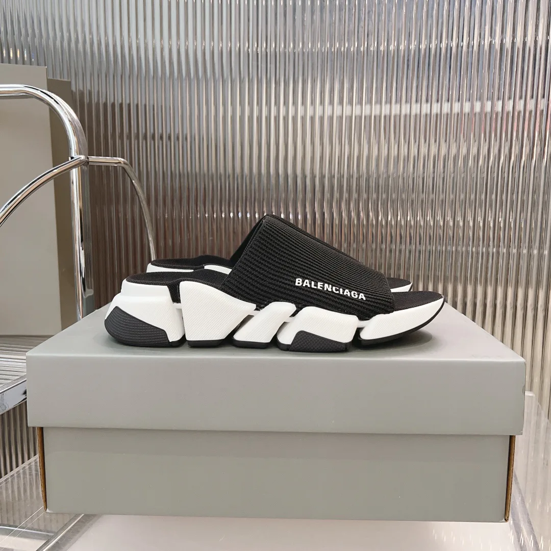 Women's Flip-Flops BALENCIAGA 17182657