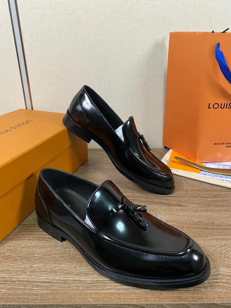 Men's Loafers And Dress Shoes LOUIS VUITTON 18193964