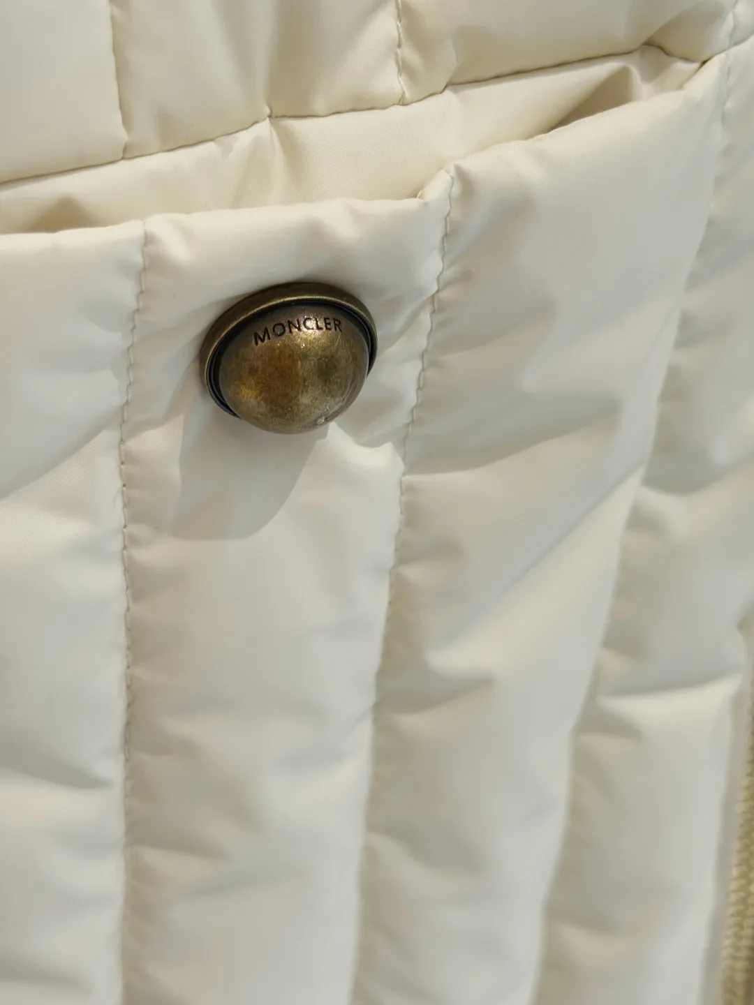 Women's Jackets And Down Jackets MONCLER 18184927