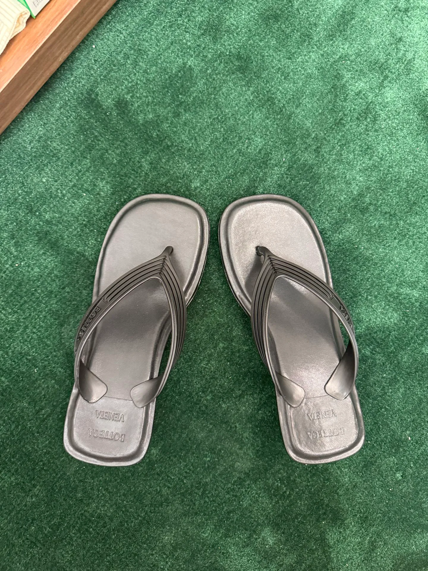 Women's Flip-Flops BOTTEGA VENETA 17386119