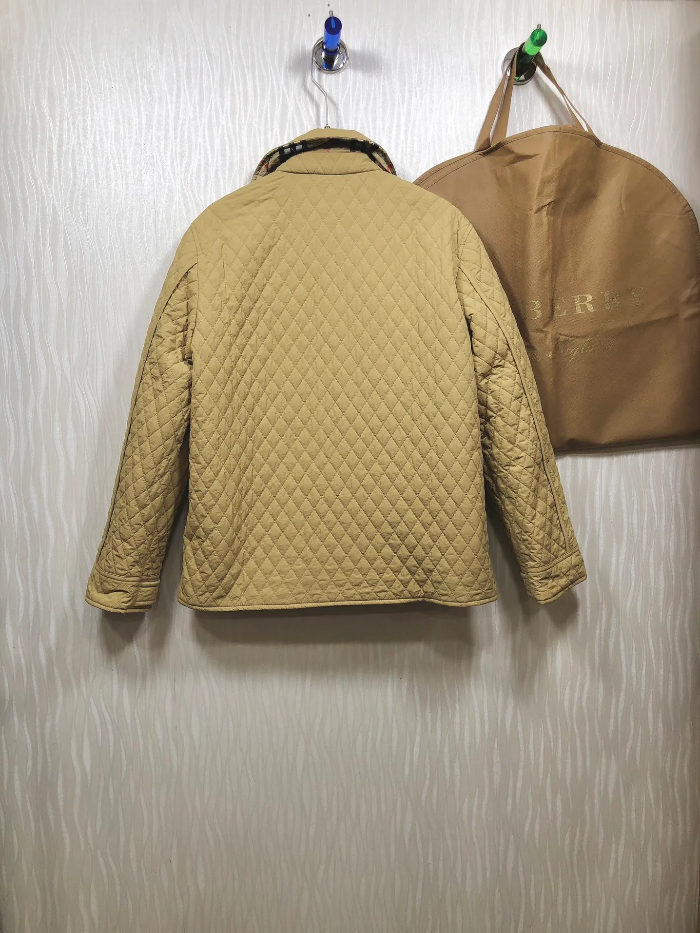 Women's Jackets And Down Jackets BURBERRY 17964717