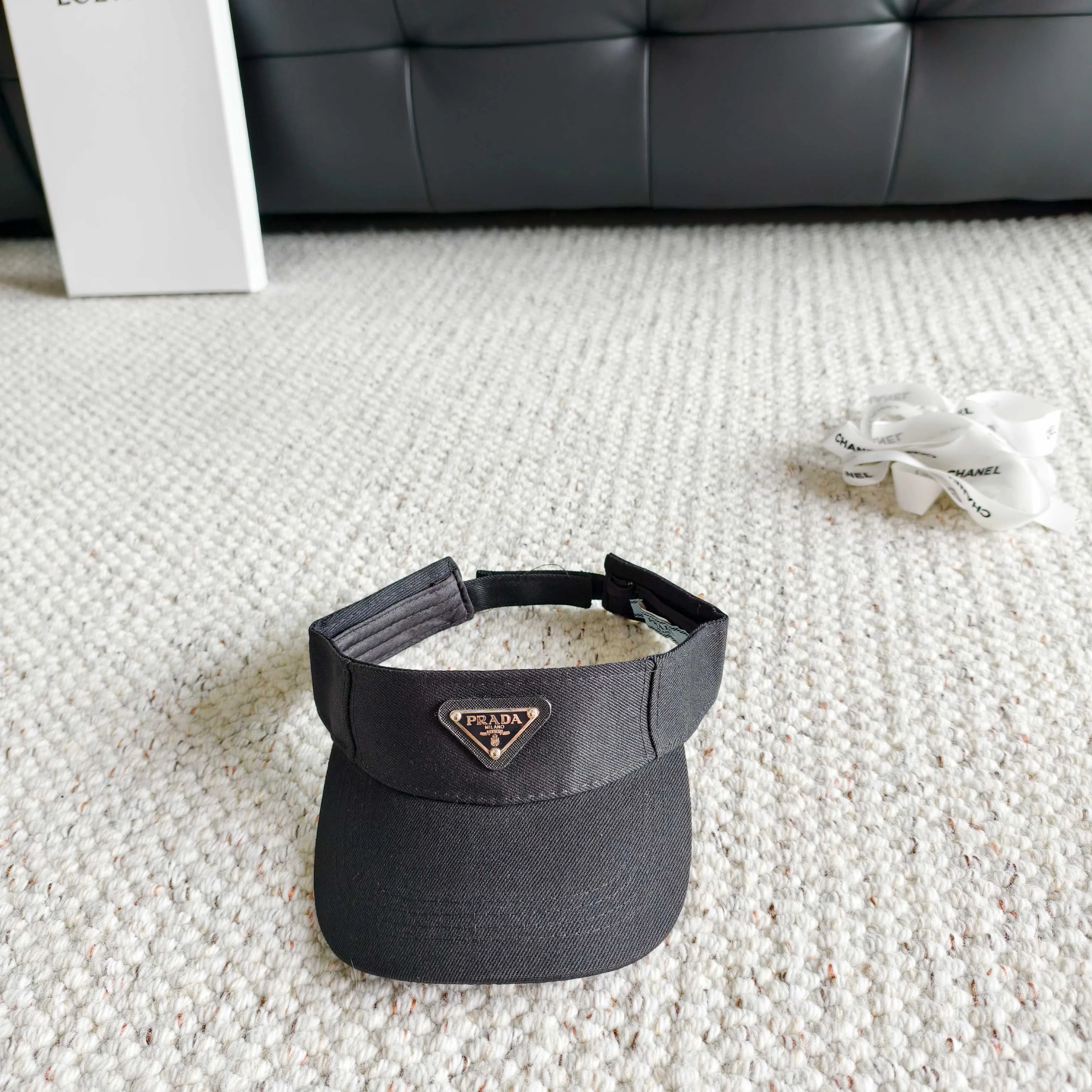 Hats PRADA 17498305