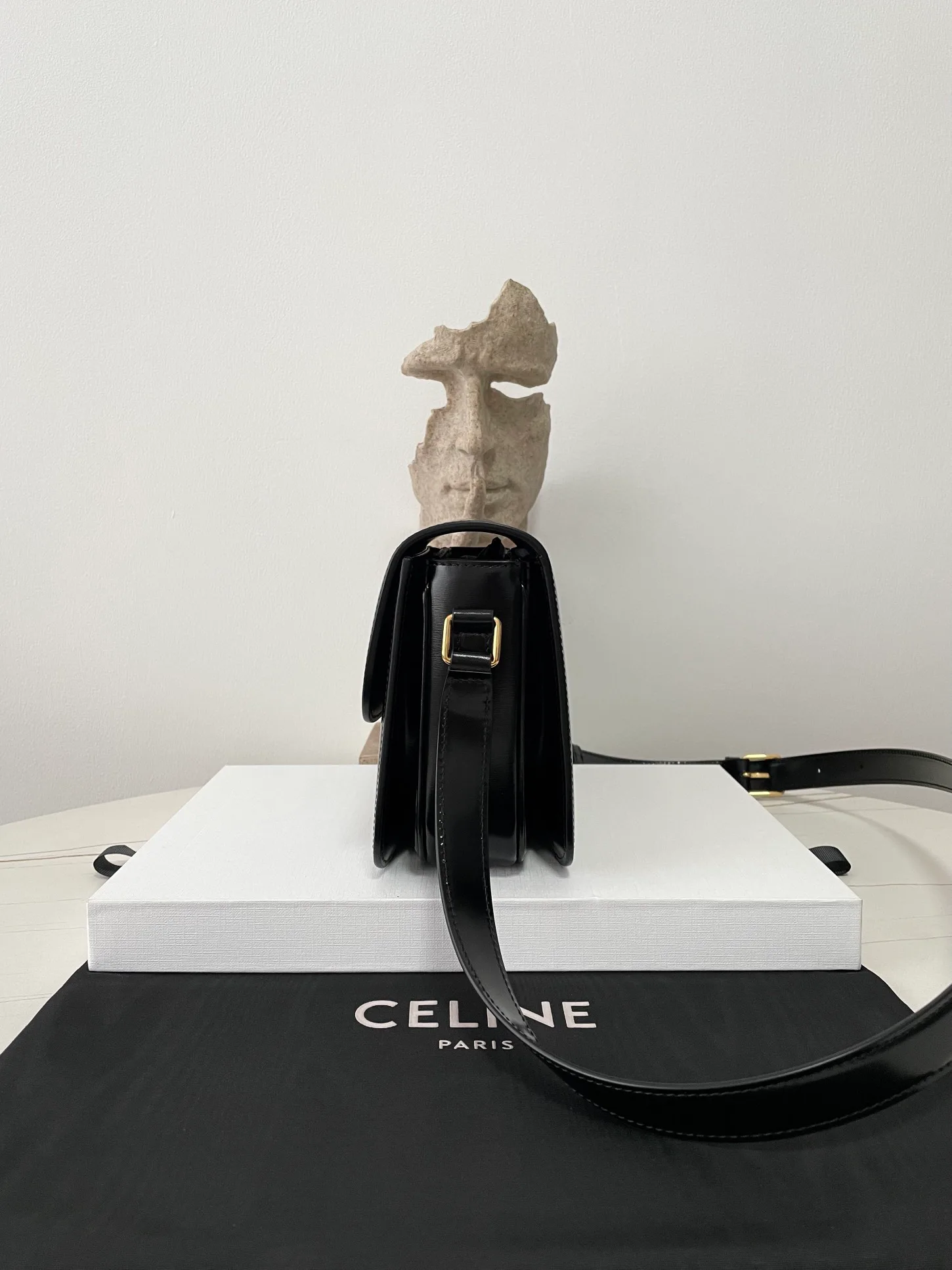 Women's Classic Handbags CELINE 17001331