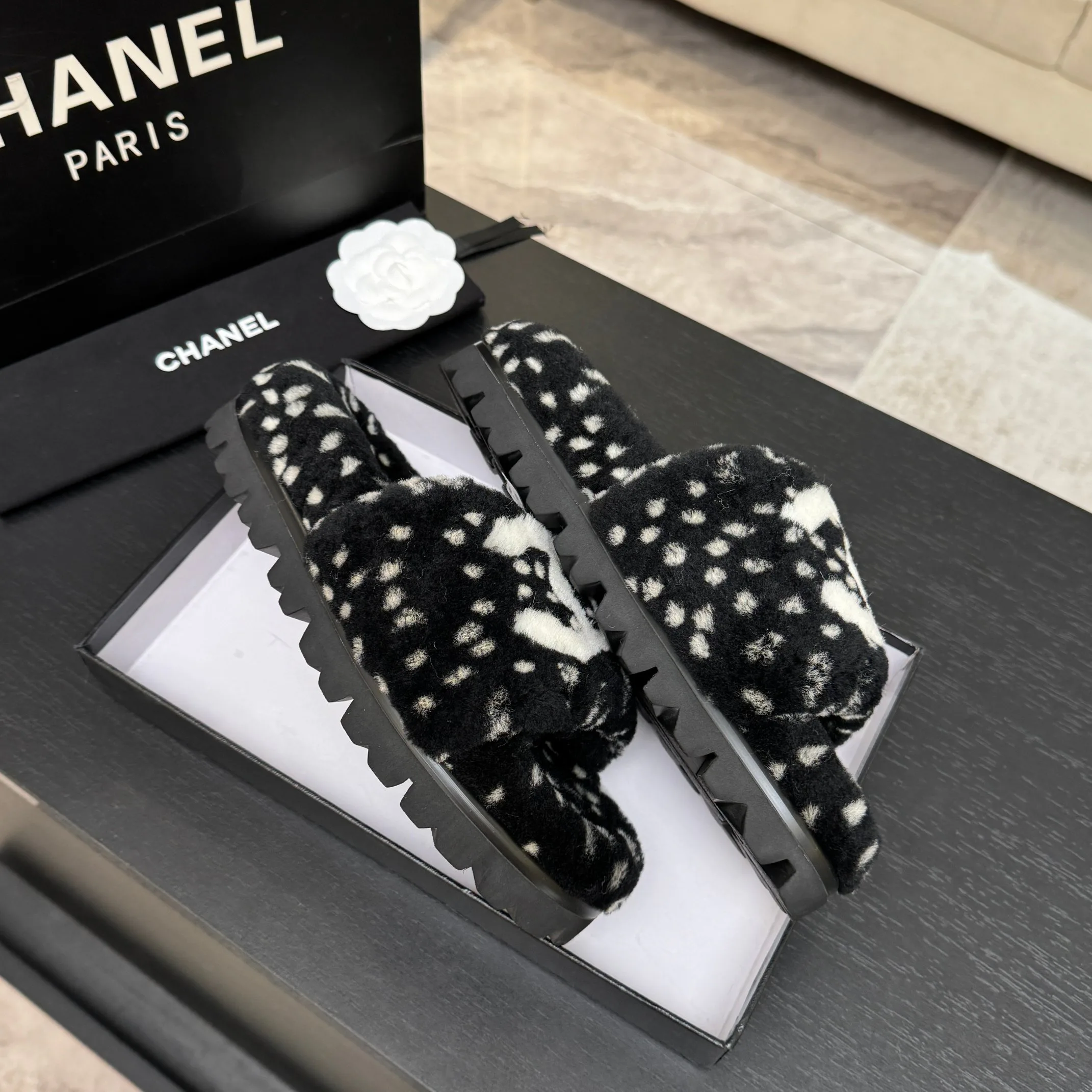 Women's Slippers CHANEL 18062758