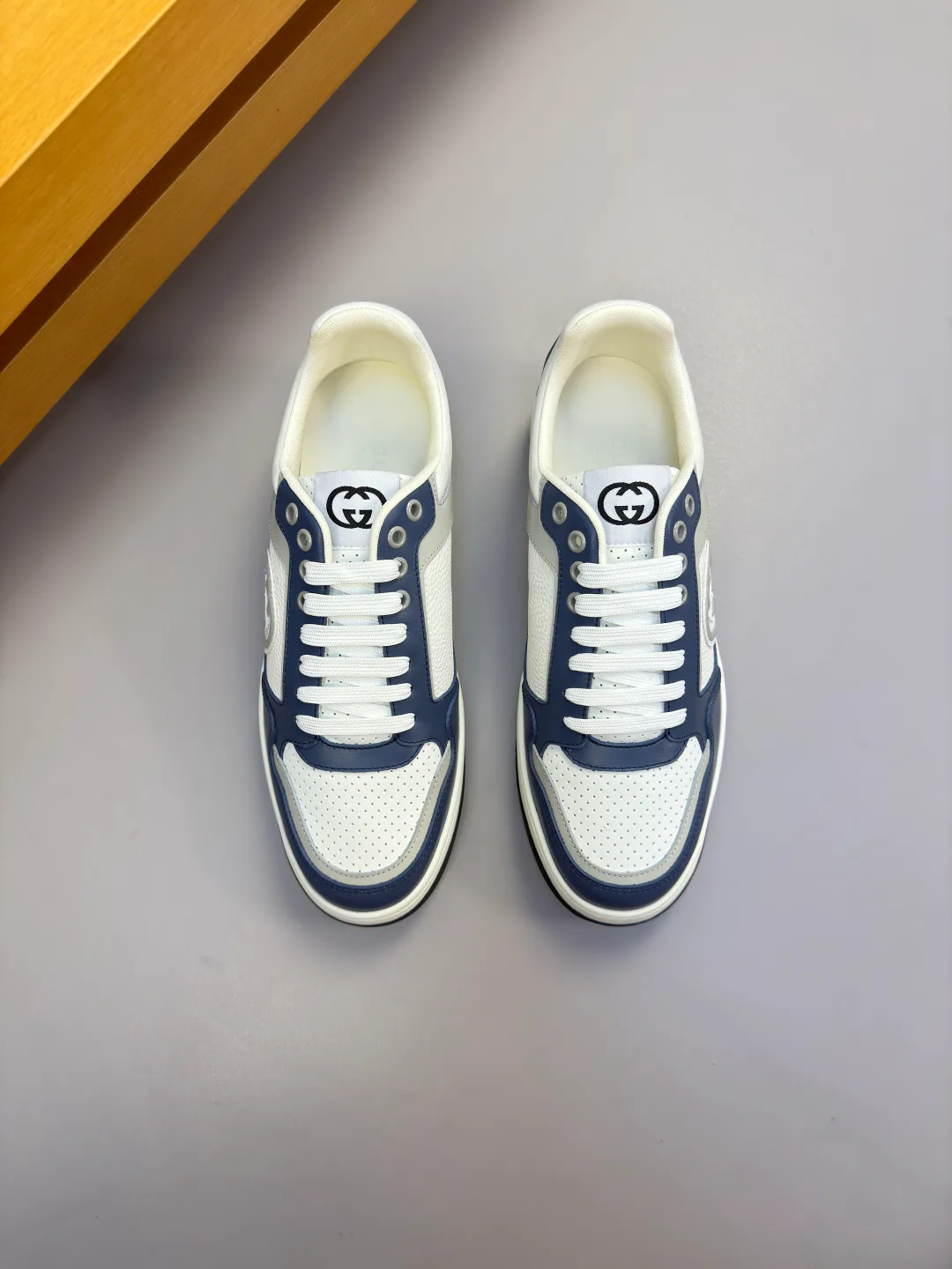 Men's Sneakers GUCCI 18142462